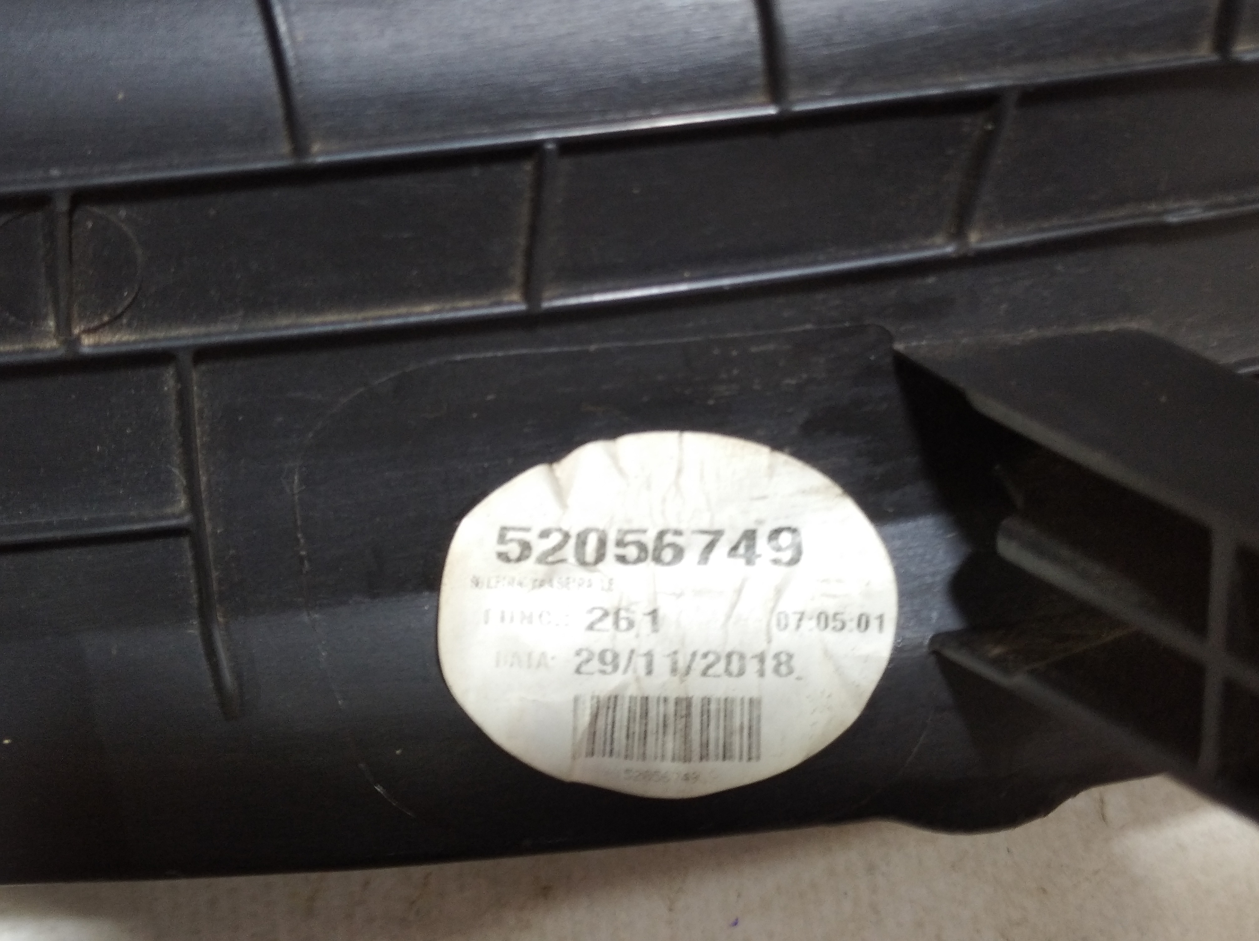 Soleira Traseira Esquerda Gm Onix 2018 V324 52043426 9
