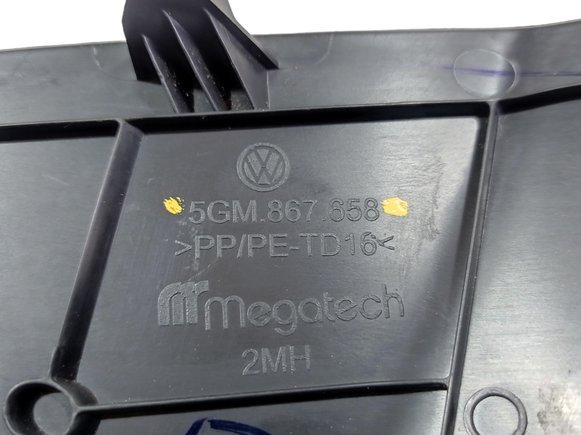 Acabamento Direito Tampa Traseira Vw Golf Gti 2019 V563 6