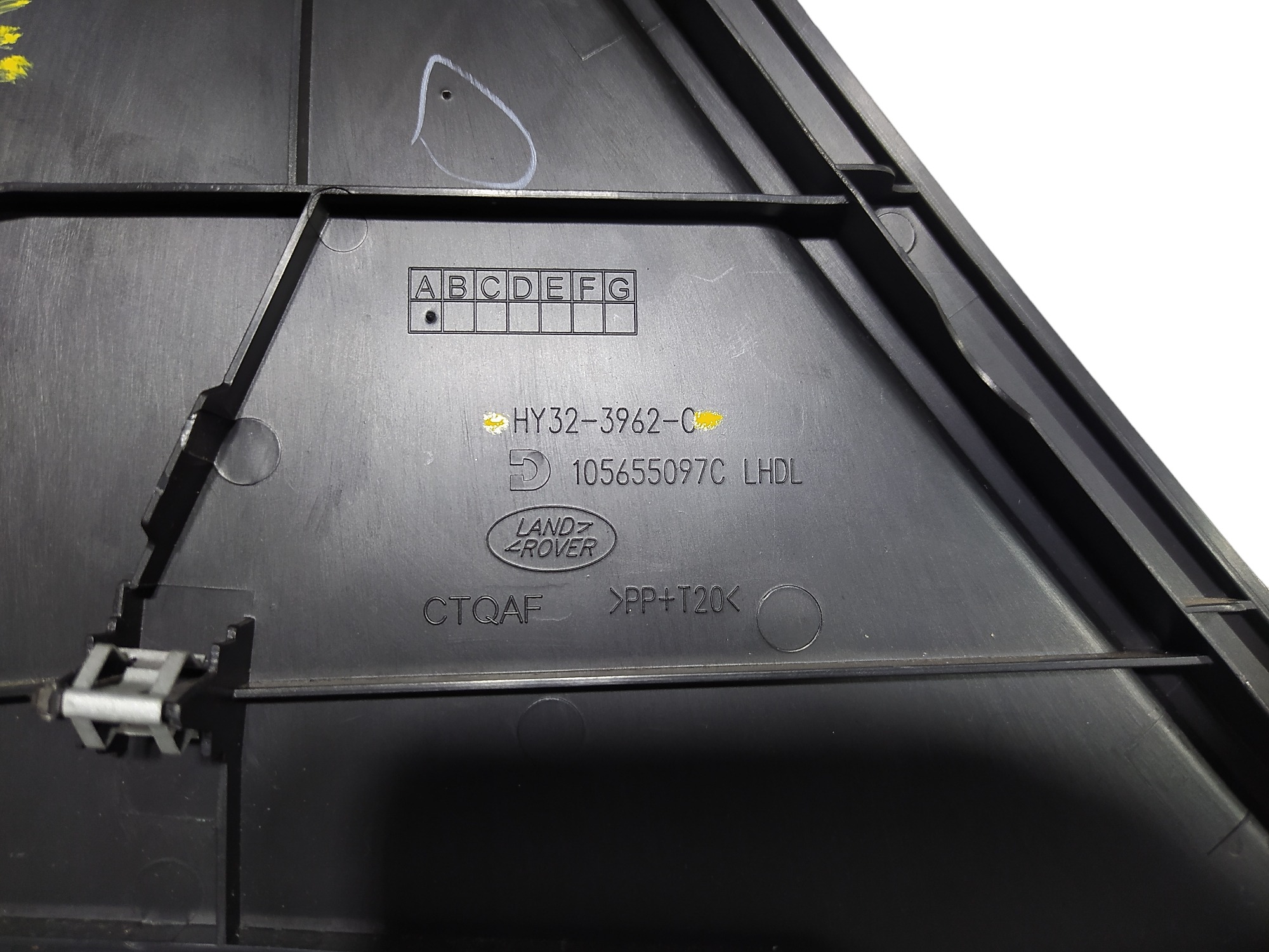 Moldura Esquerda Console Central Discovery 5 2019 V562 8