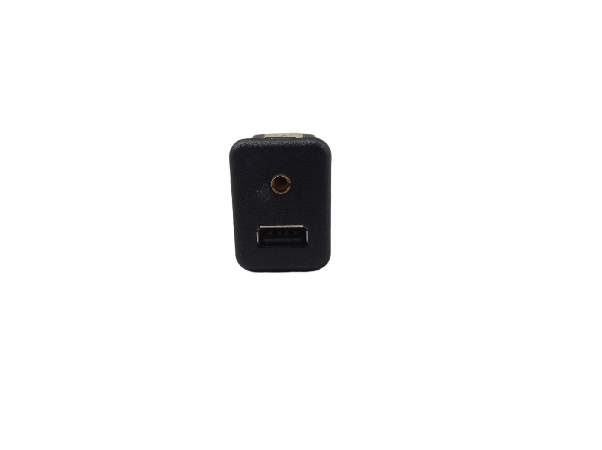Tomata Usb Auxiliar Gm Prisma 2018 95224941 V486 3