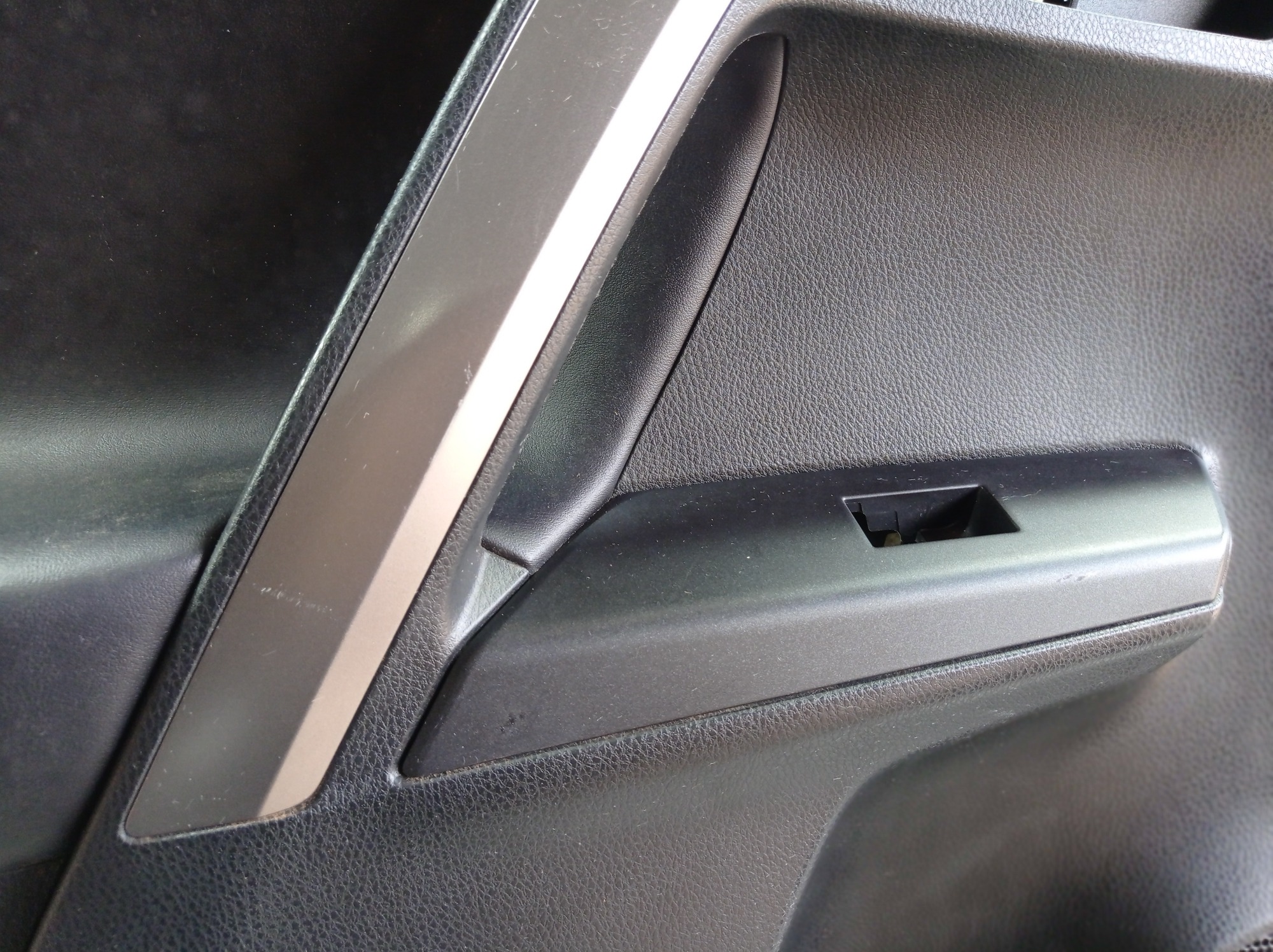 Forro Porta Traseira Esquerda Toyota Rav4 2018 V553 2
