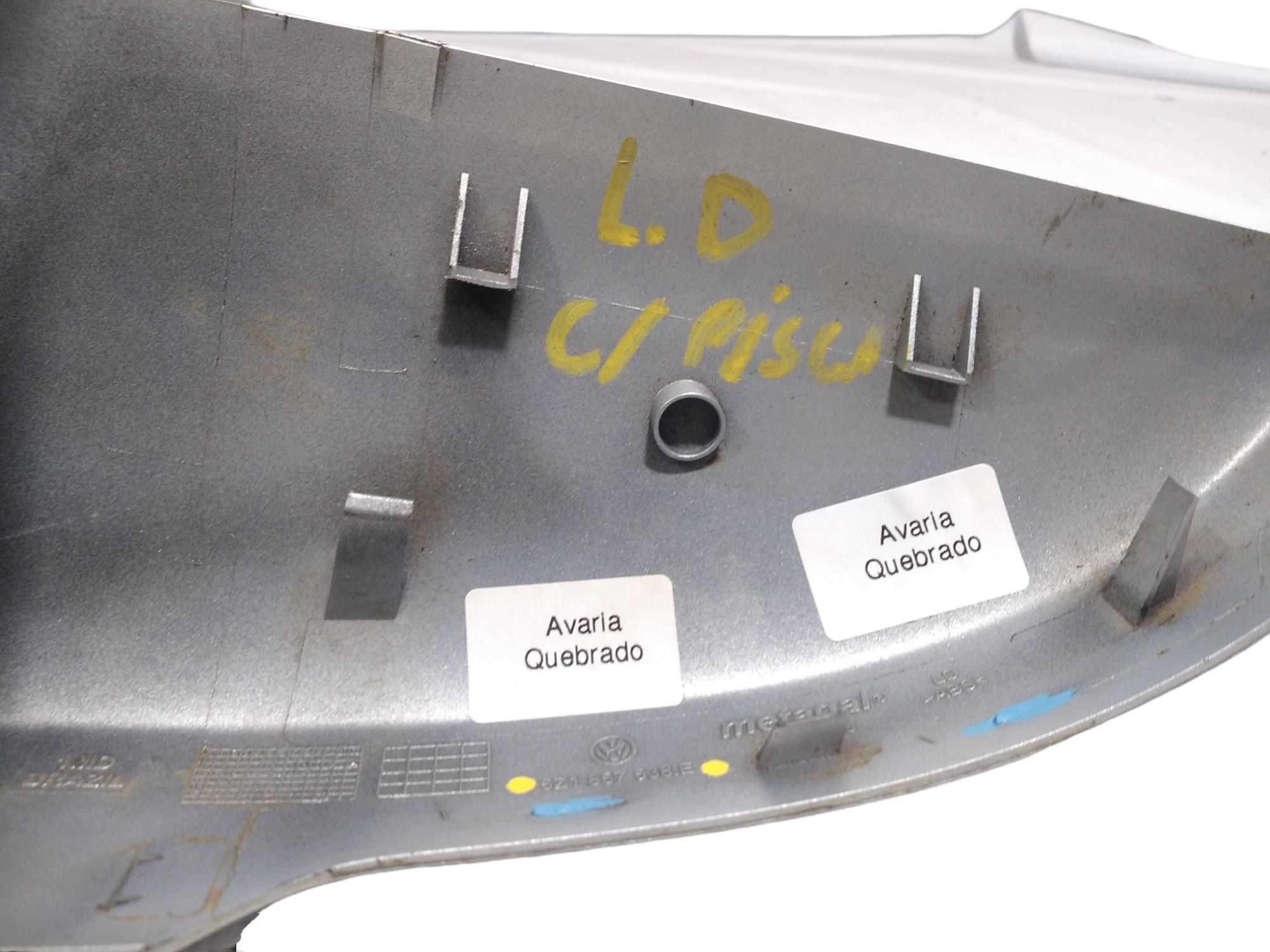 Capa Retrovisor Direito Vw Saveiro 2012 5z1857538e V335 Prata 1