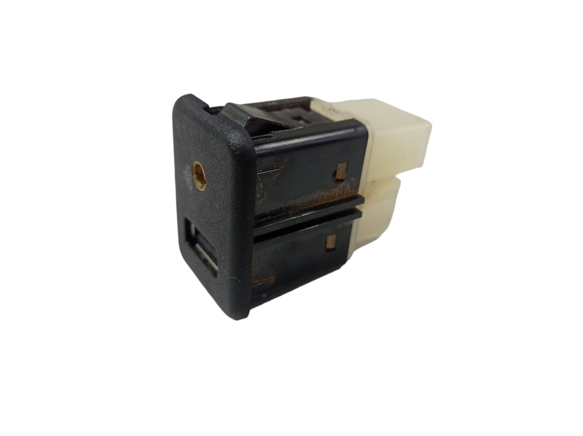 Tomata Usb Auxiliar Gm Prisma 2018 95224941 V486 5