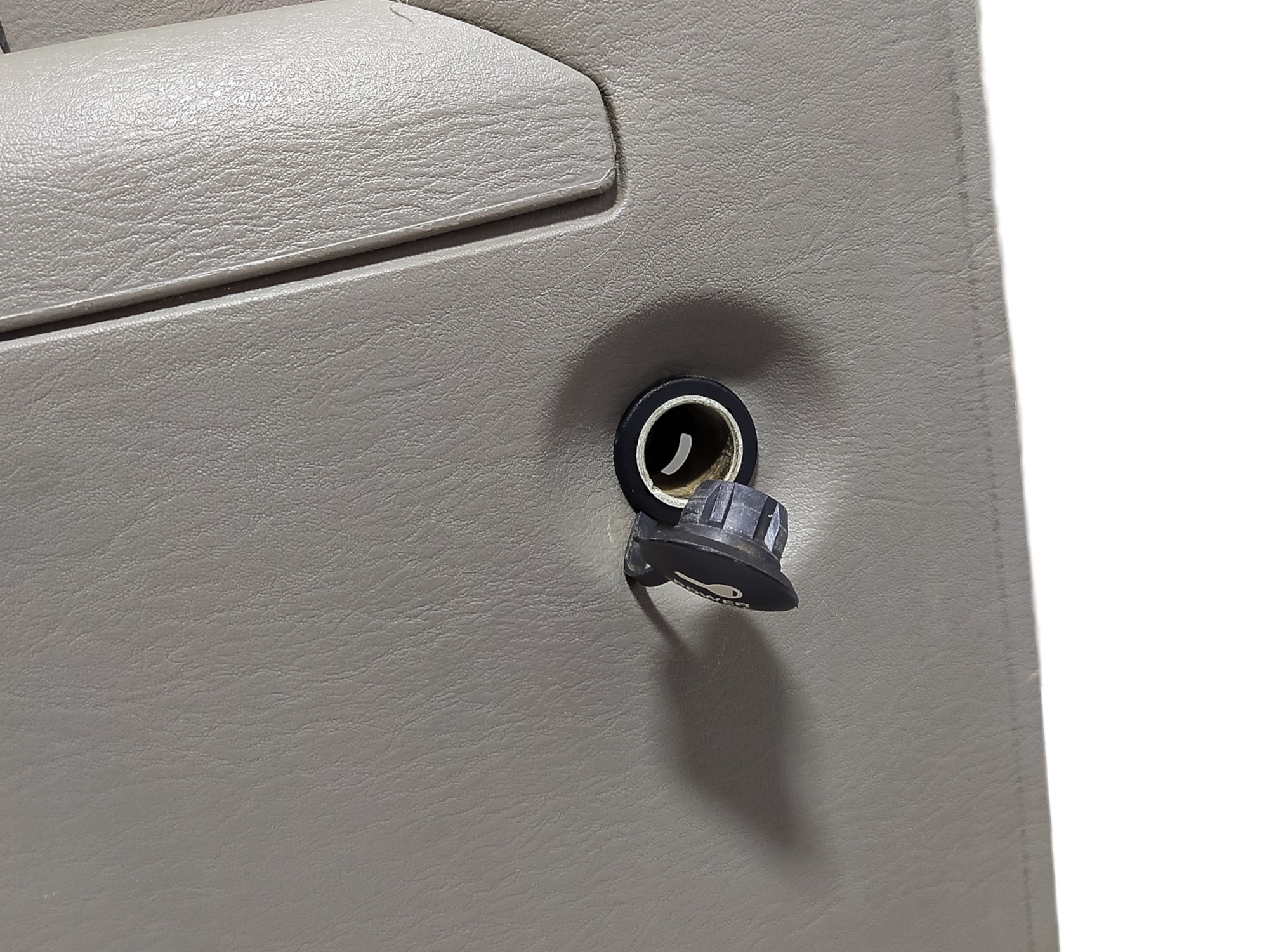 Acabamento Porta Malas Traseiro Esquerdo Grand Caravan V458 8