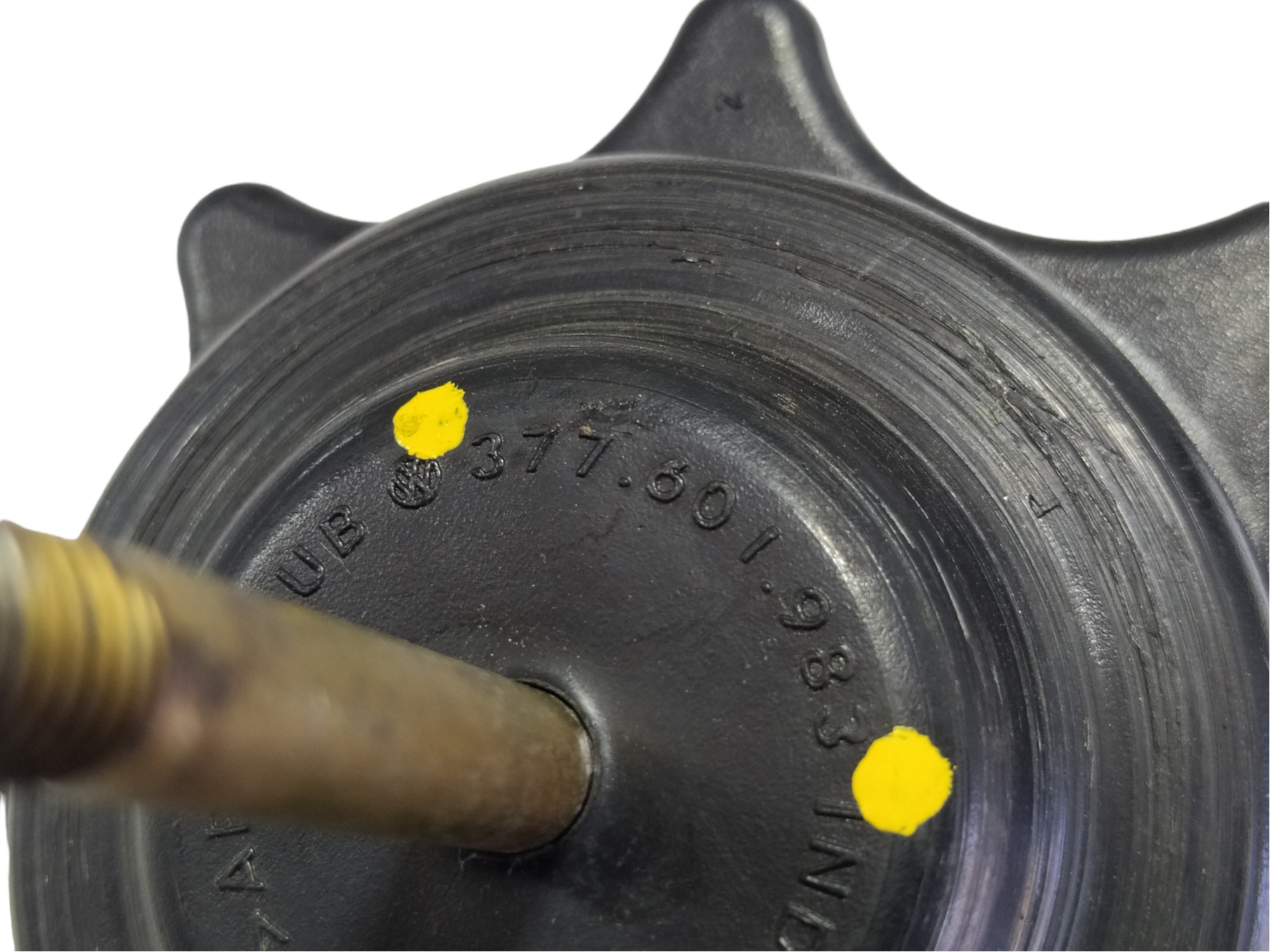 Parafuso Estepe Vw Gol Voyage G5 G6 G7 G8 377601983a Vl 8