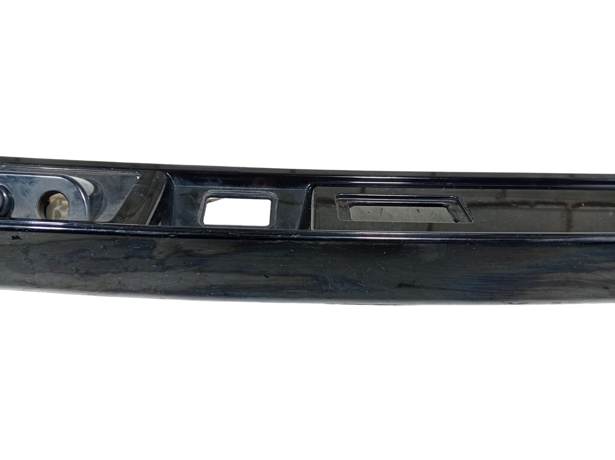 Moldura Tampa Traseira Land Rover Discovery 5 2019 V562 – Preto 4