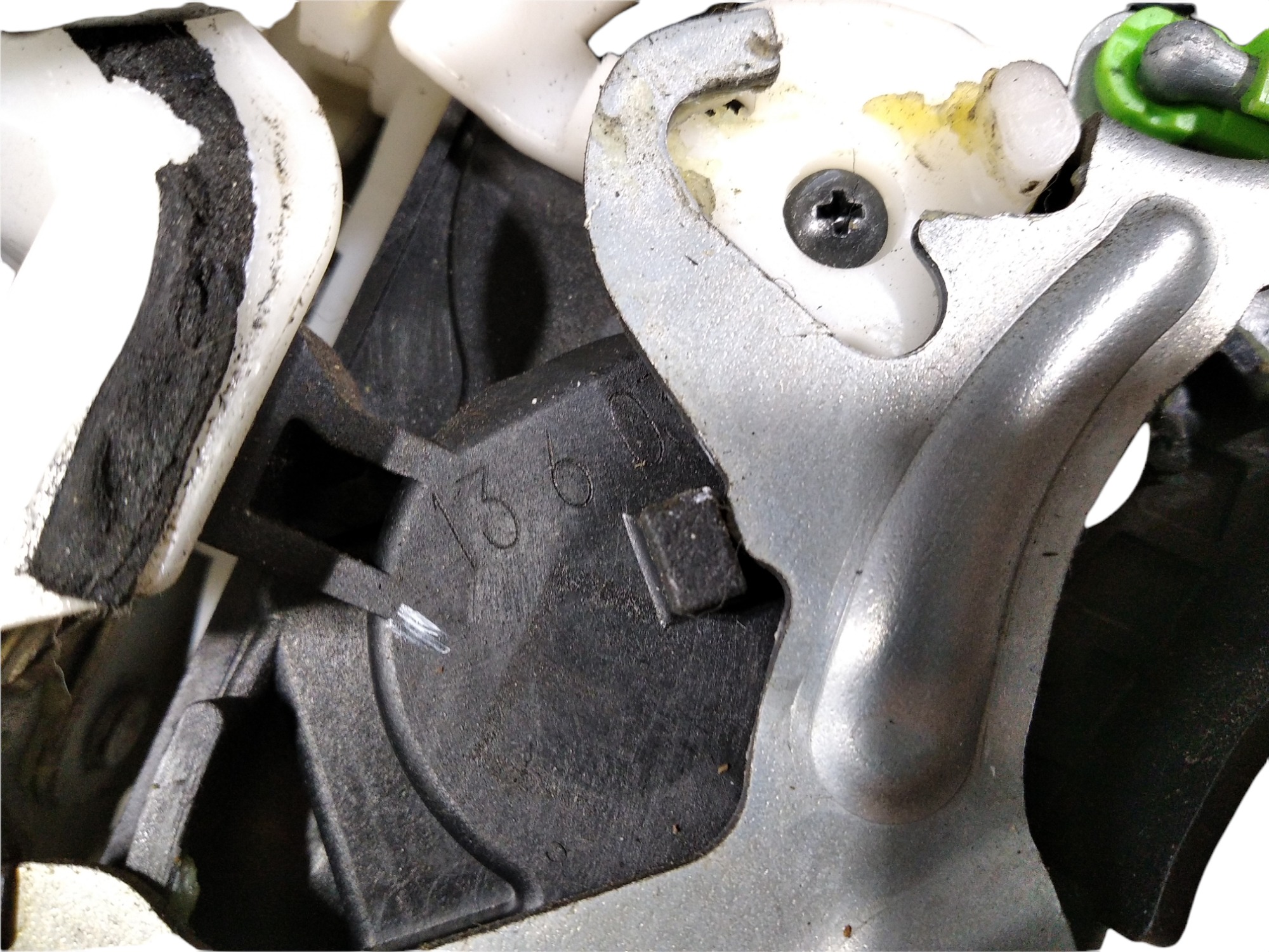 Fechadura Dianteira Esquerda Mitsubishi Lancer 2014 V420 4