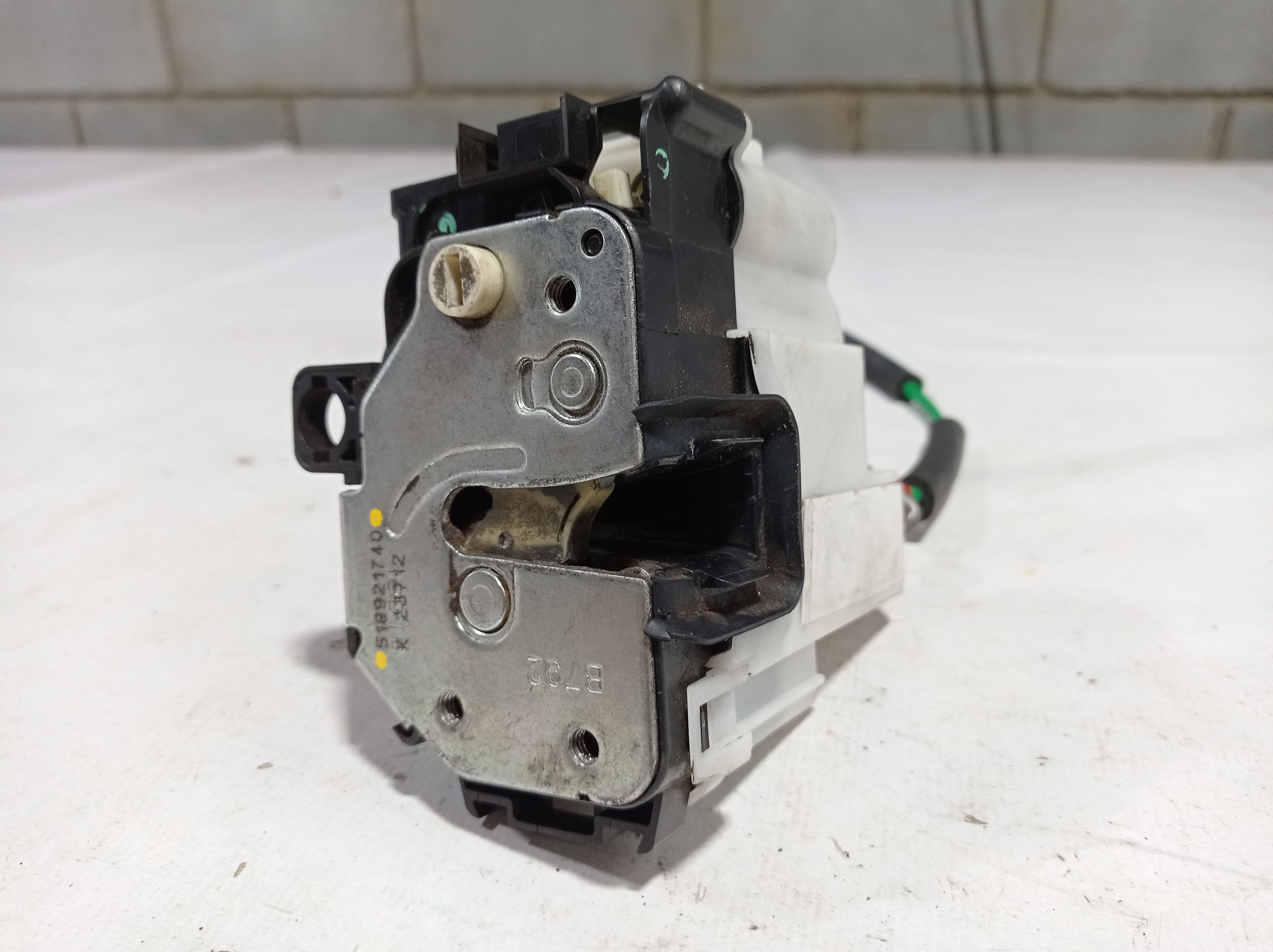 Fechadura Porta Traseira Direita Grand Siena 518921740 V198 8