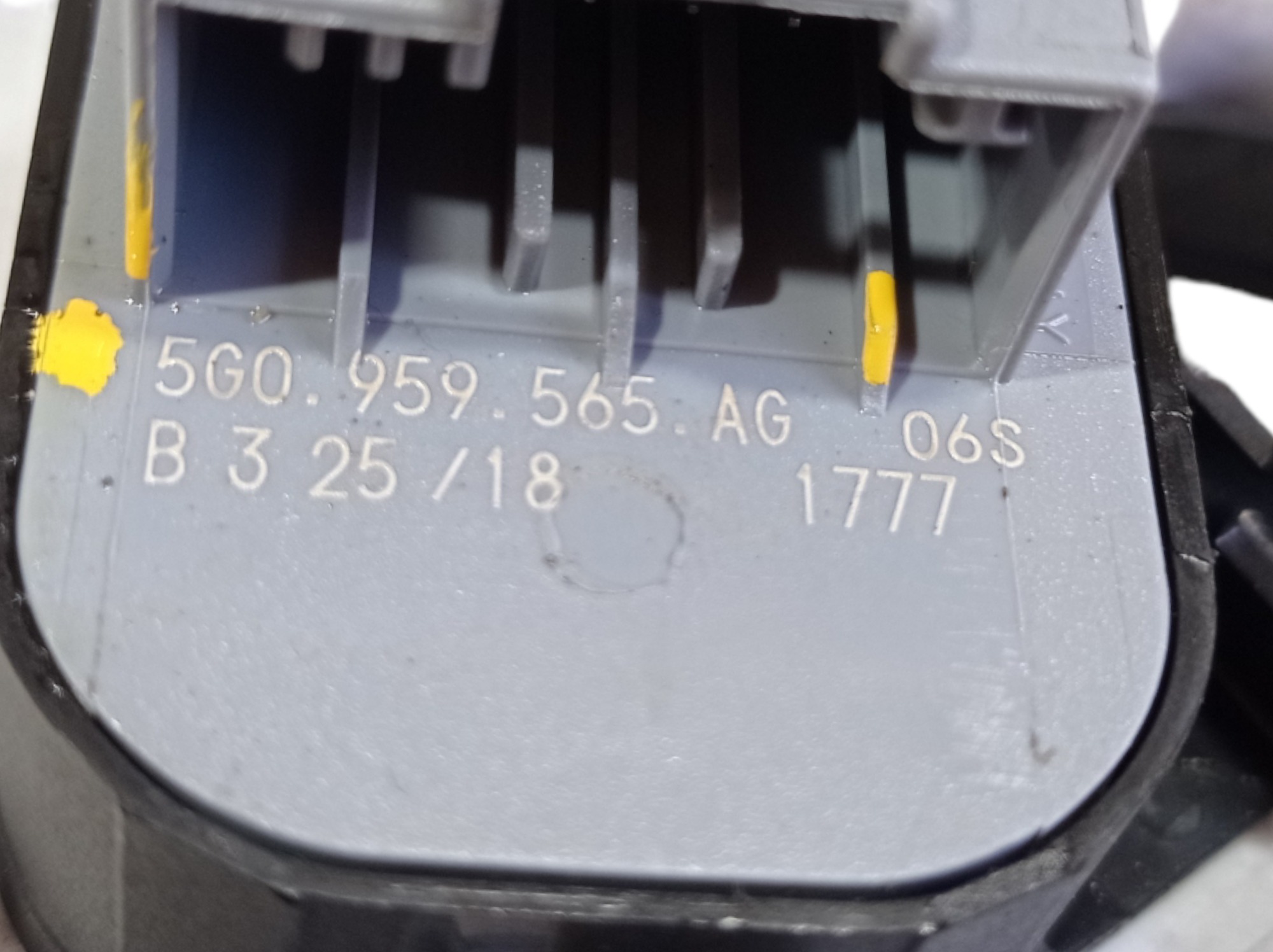 Botão Regulagem Retrovisor Esquerdo Vw Golf Gti 2019 V563 9