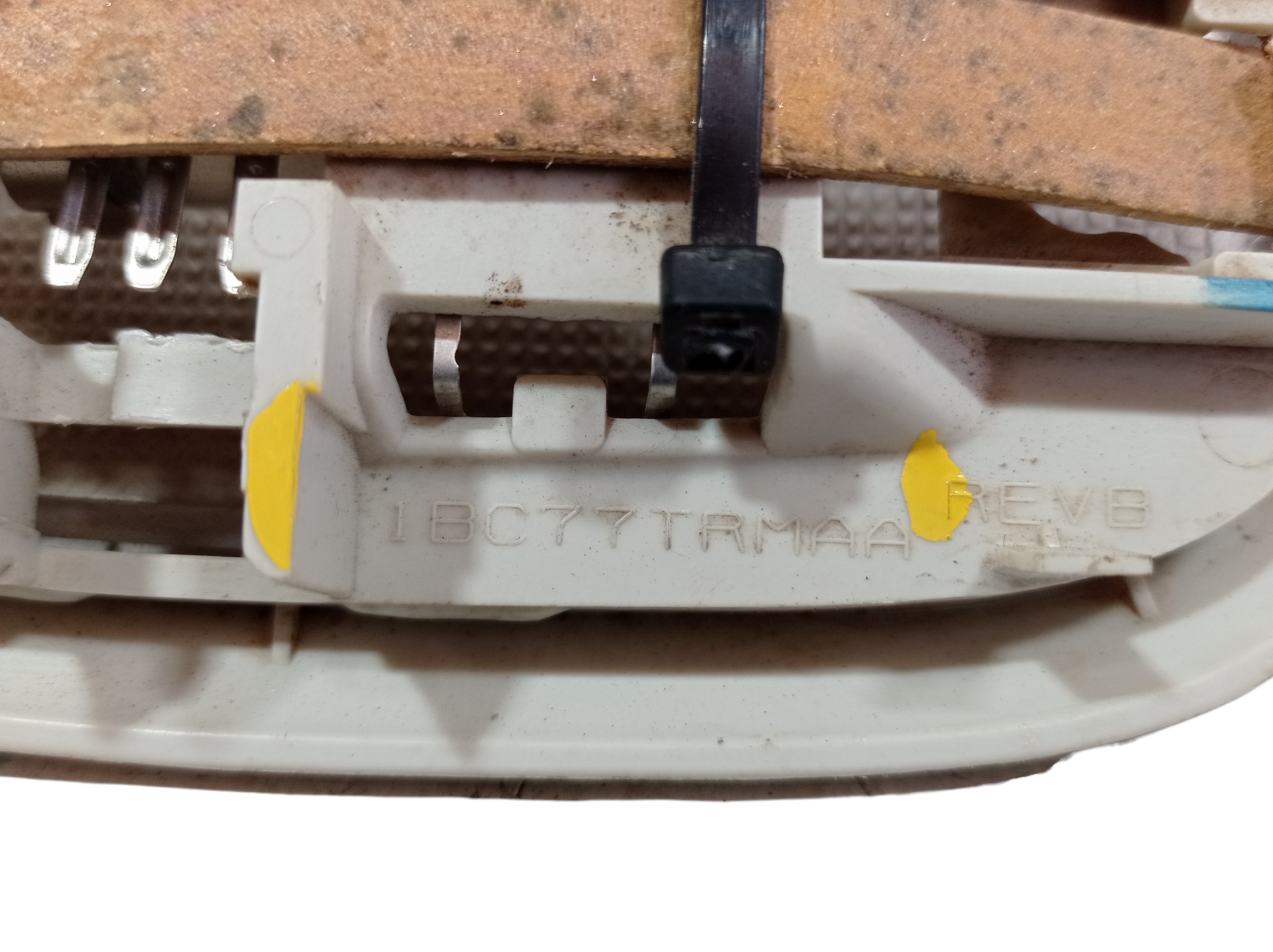 Luz Cortesia Central Jeep Cherokee Ltd 2012 1bc77trmaa V561 9