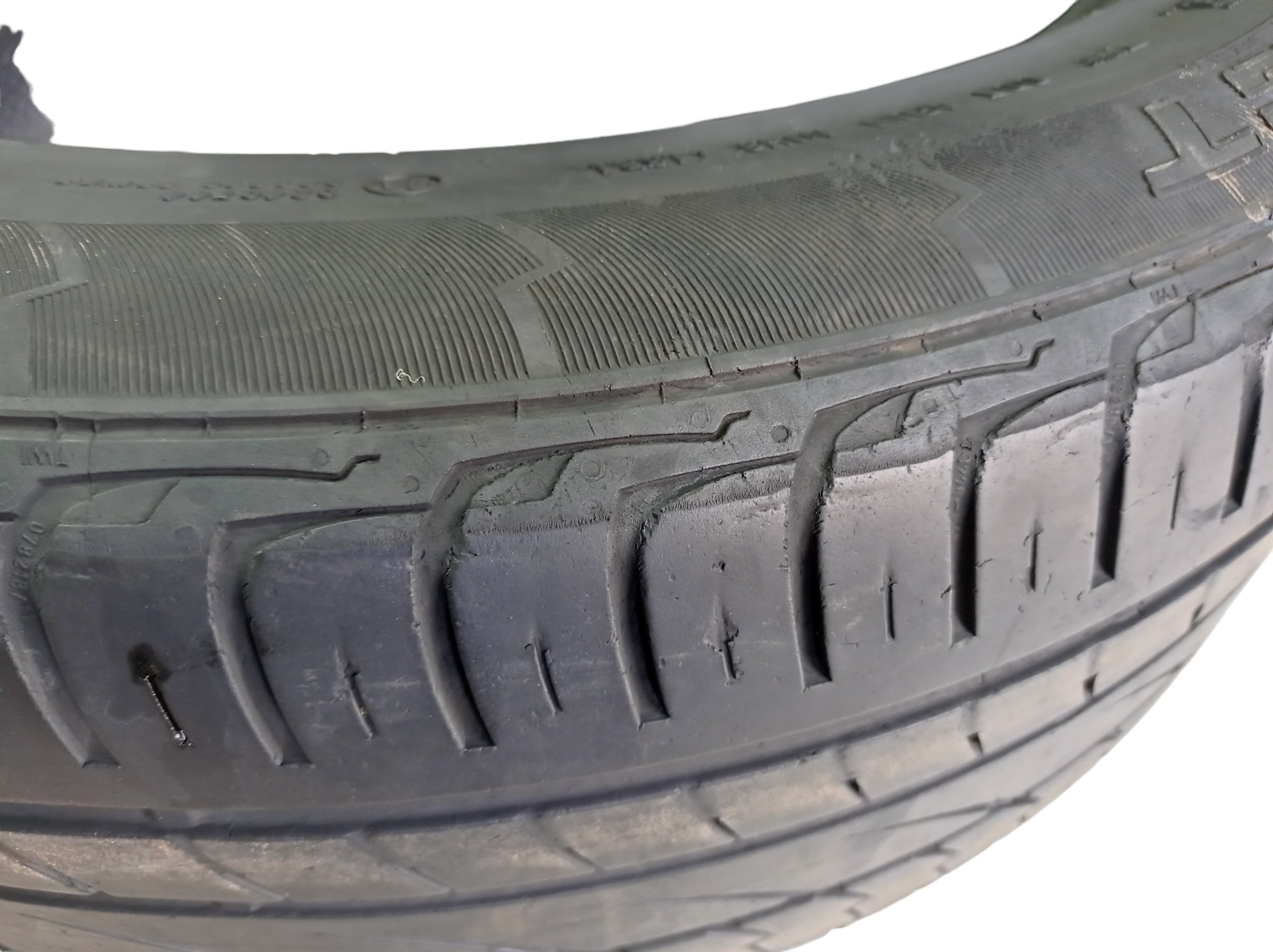 Pneu Aro 20 Continental Cross Contact 265/50 R20 7