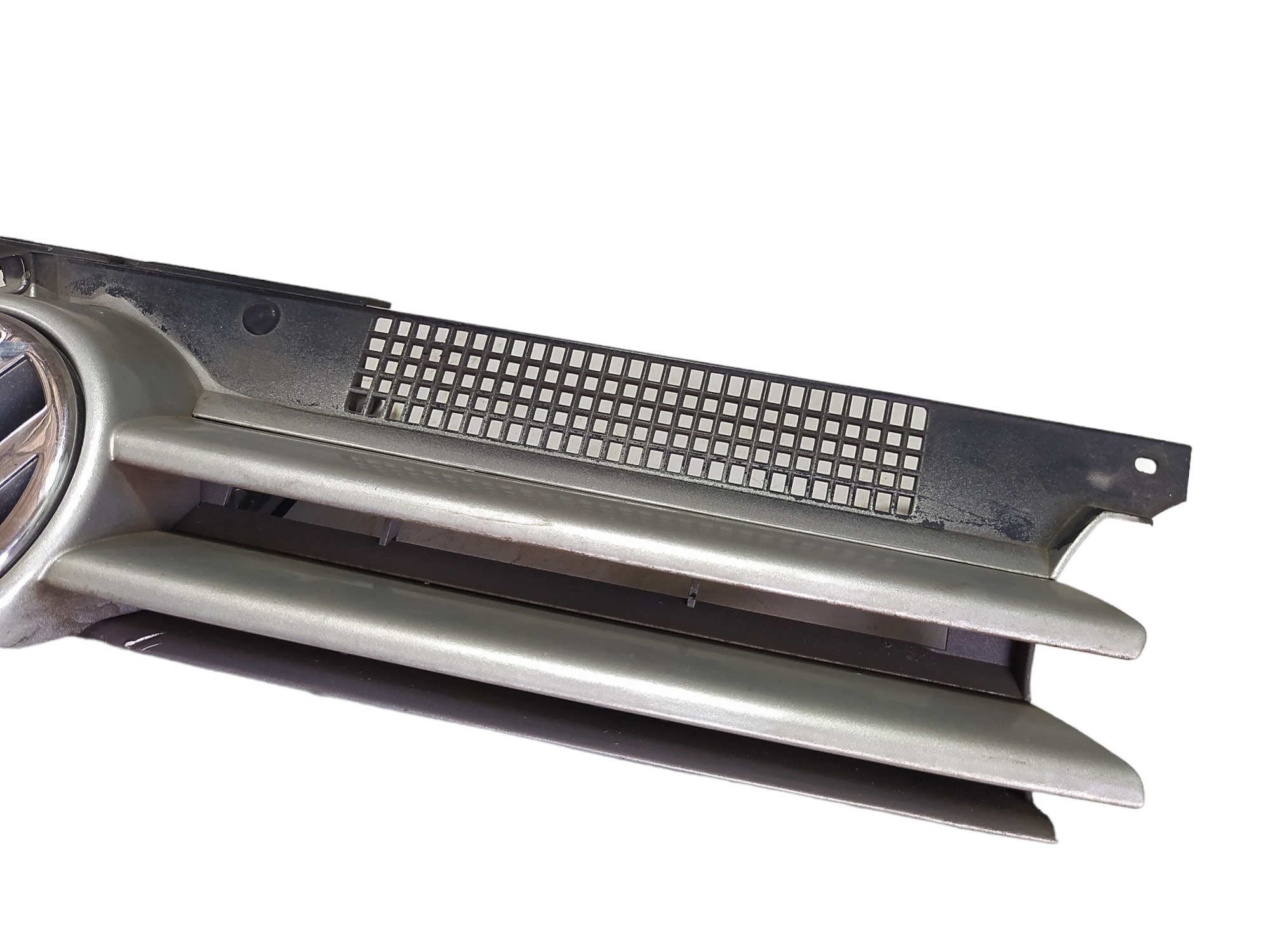 Grade Frontal Pararachoque Vw Golf 2.0 2000 1j0853651f V478 1