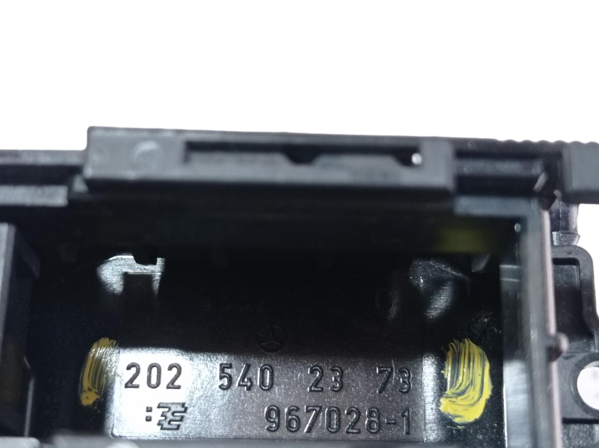 Suporte Tomada Obd Mercedes Gla 200 2016 2025402373 V568 7
