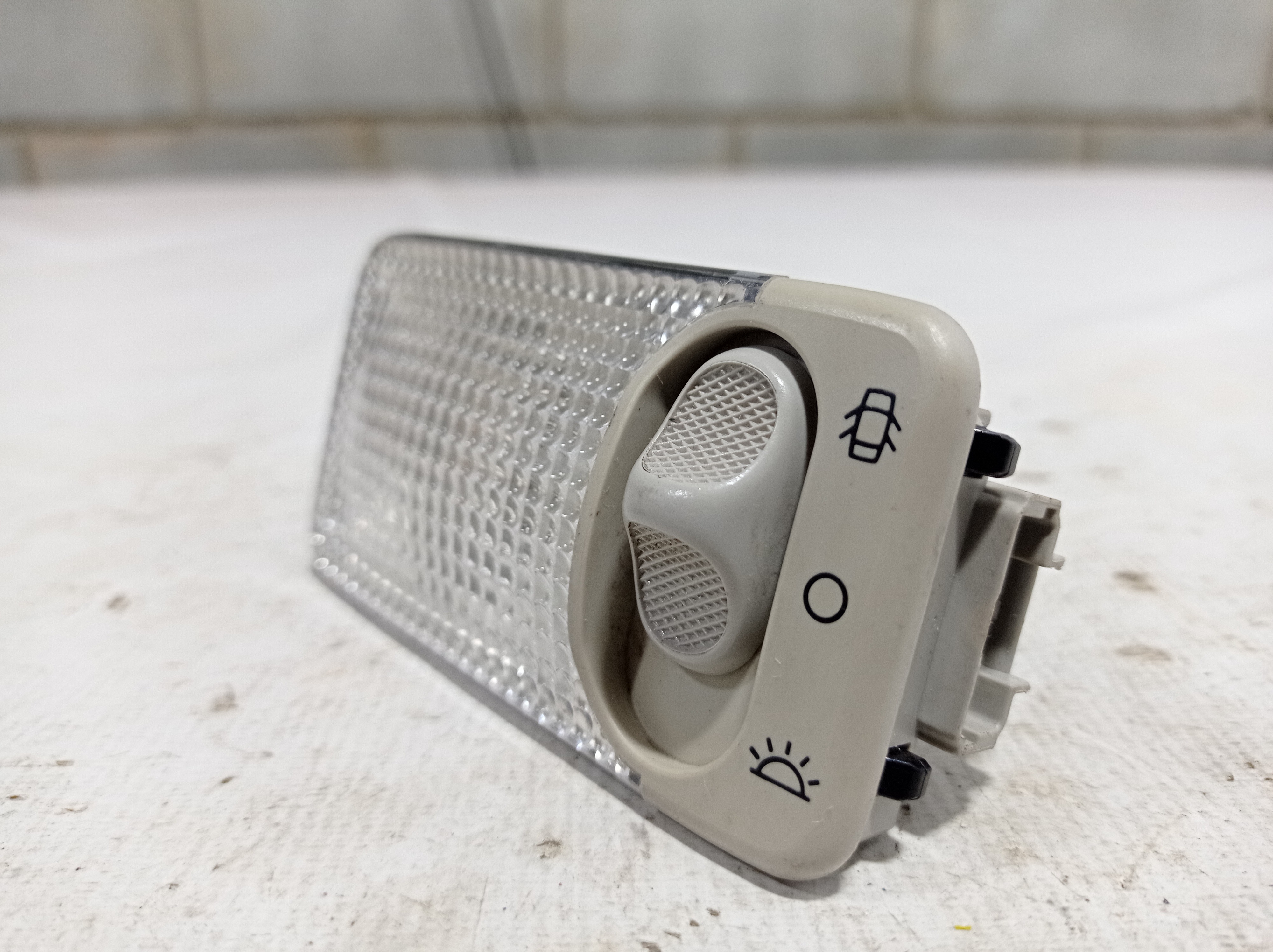 Luz Cortesia Dianteira Citroen C3 2014 V297 9