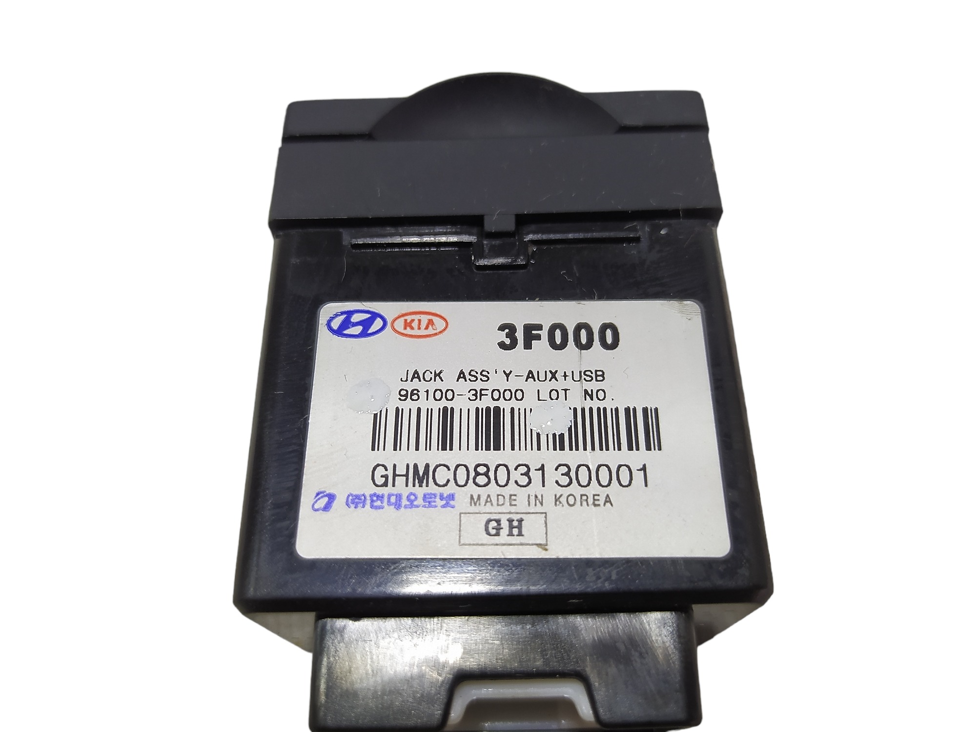 Entrada Usb iPod Kia Opirus 2008 V581 9