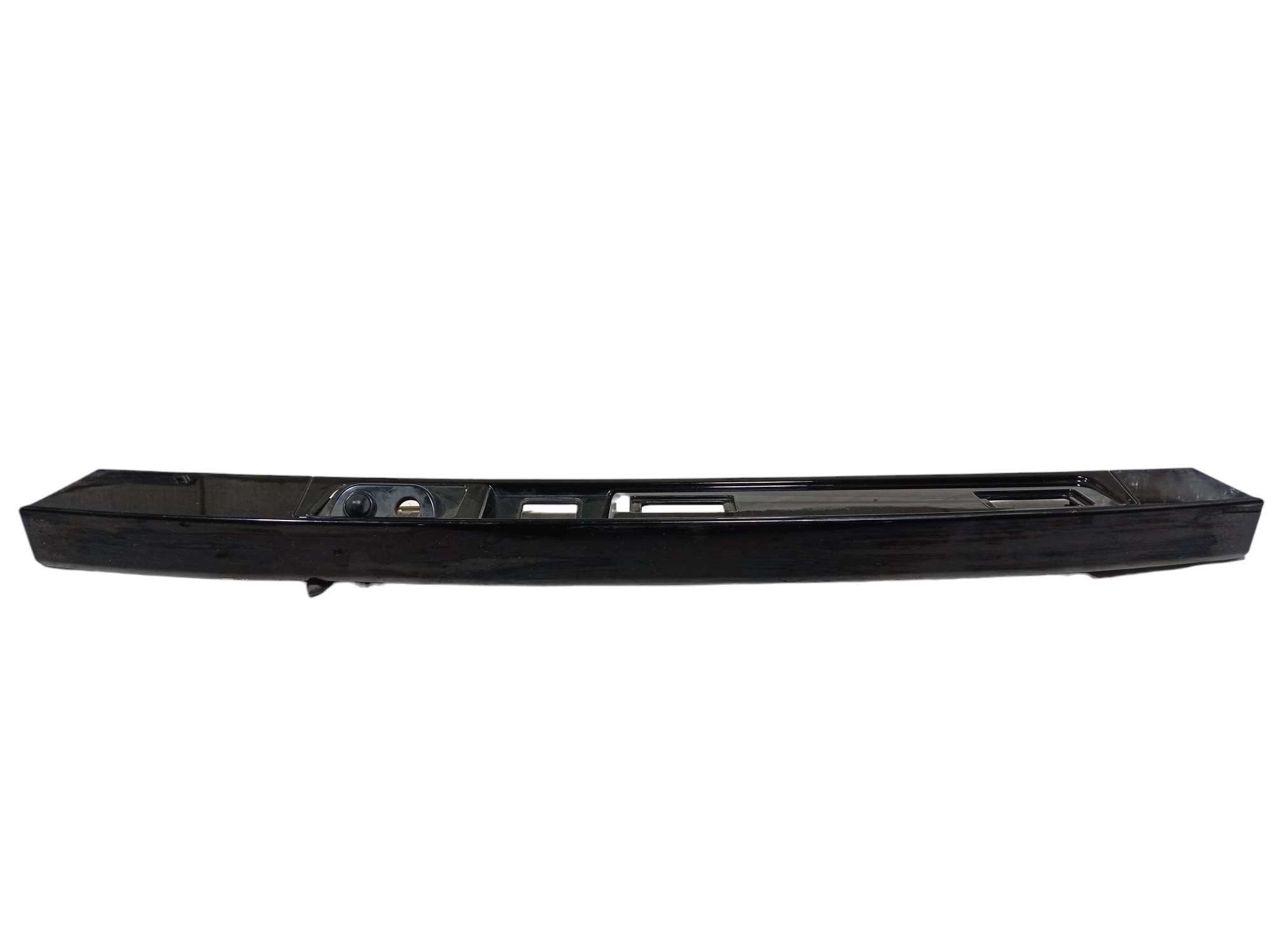 Moldura Tampa Traseira Land Rover Discovery 5 2019 V562 – Preto 2