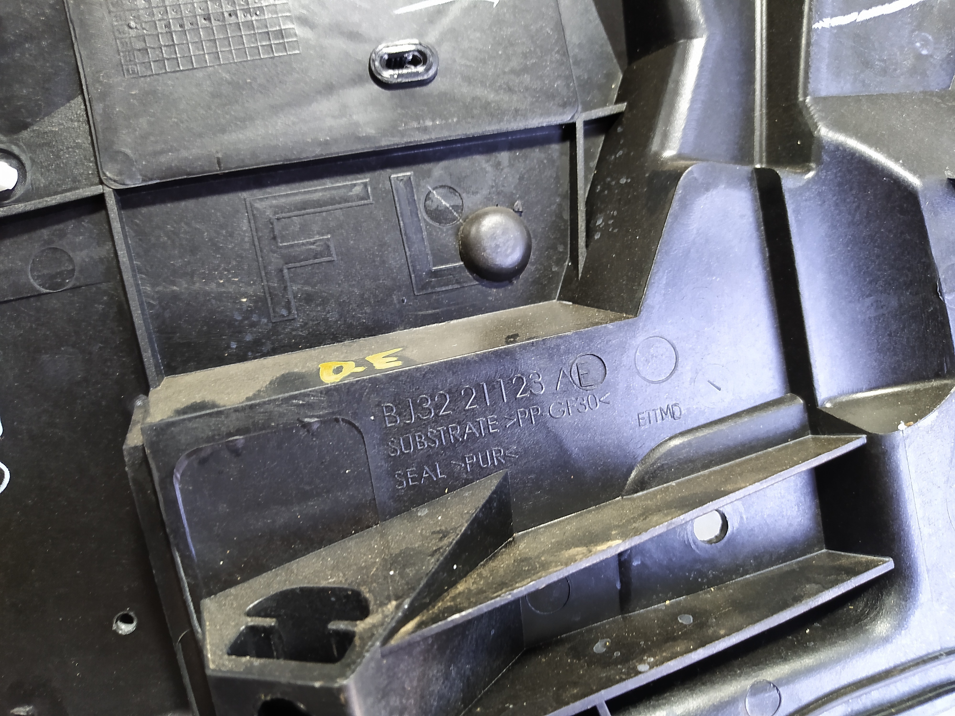 Suporte Máquina Vidro Porta Dianteira Esquerda Evoque V548 8