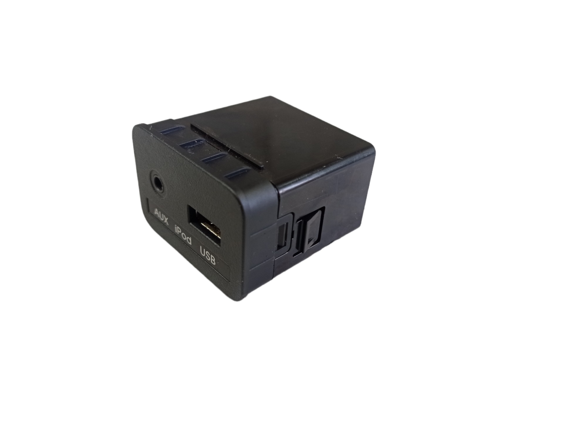 Botão Entrada Usb Auxiliar Kia Cadenza 2013 V547 8