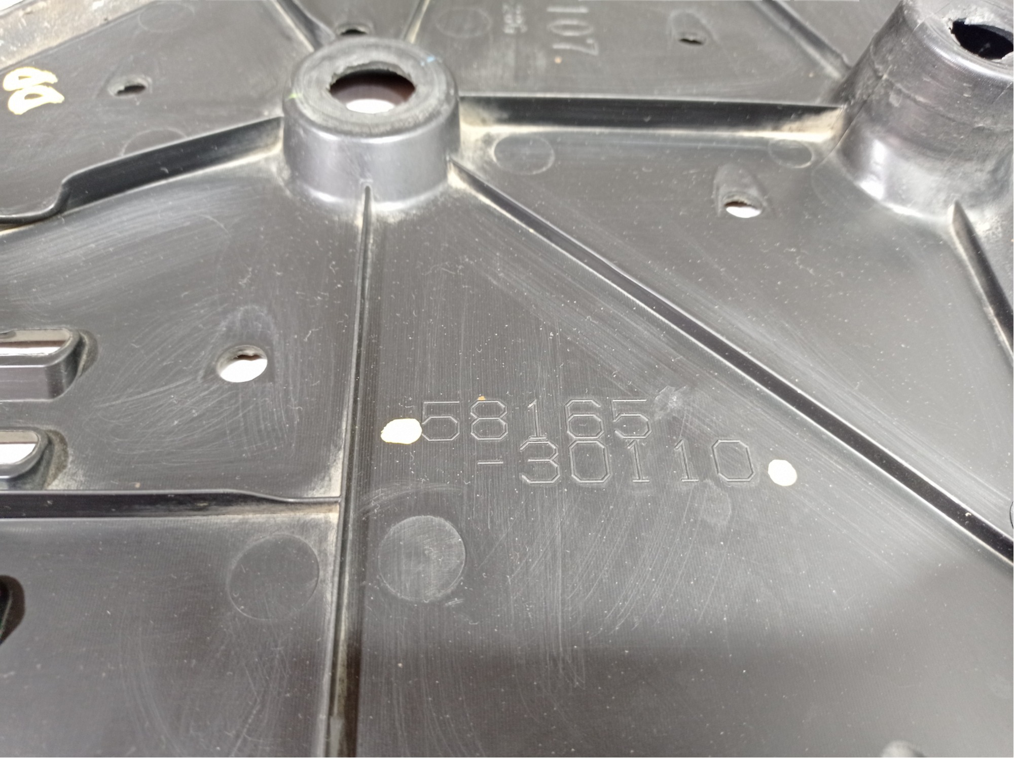 Protetor Assoalho Dianteiro Direito Lexus Is 250 Sport V434 6