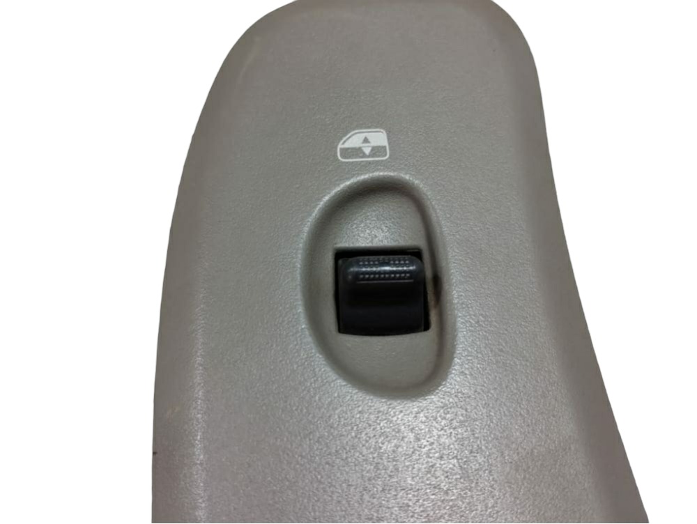 Botão Vidro Dianteiro Direito Grand Caravan 2003 V458 7