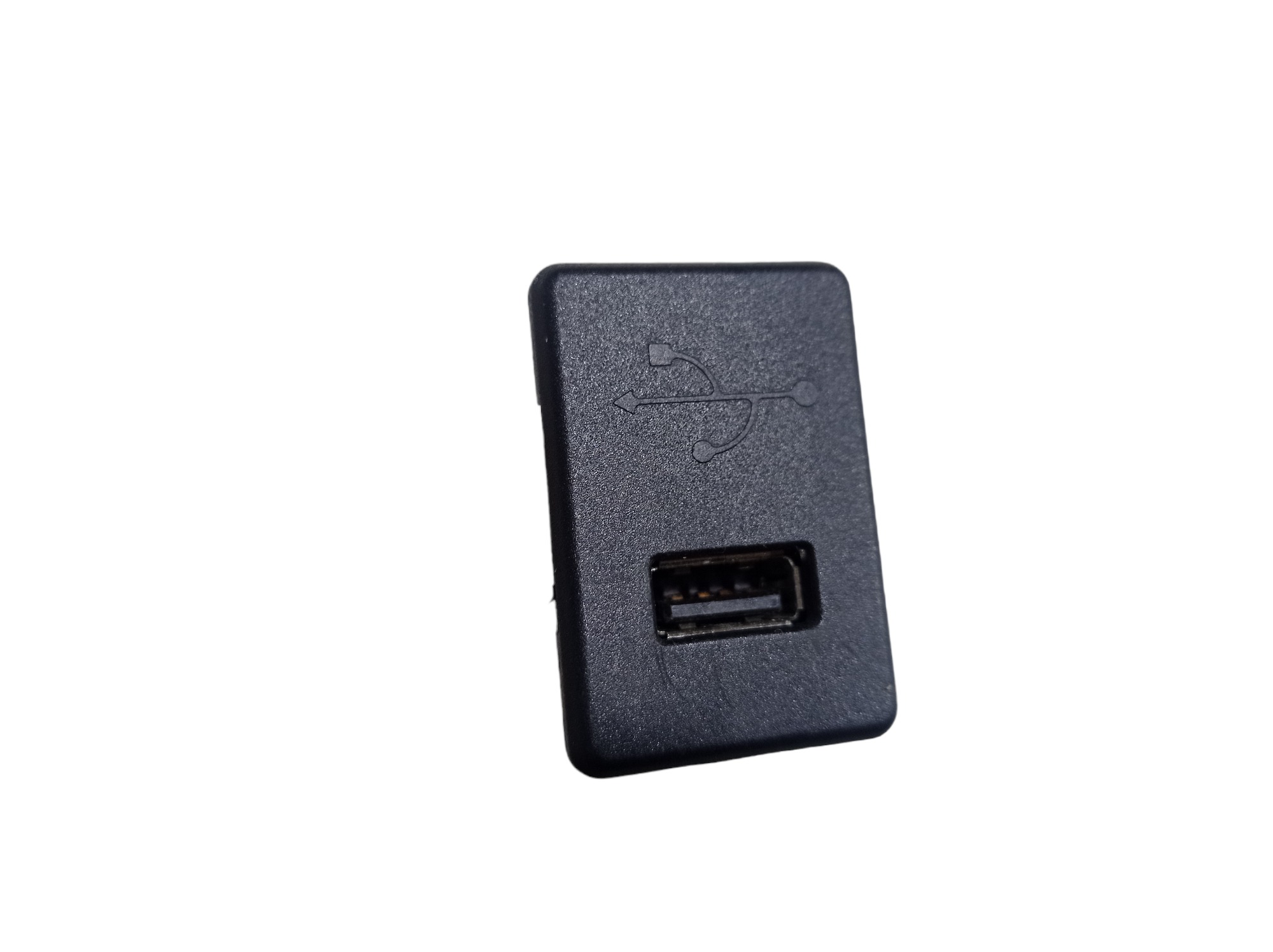 Entrada Usb Console Nissan Altima 2014 V564 6