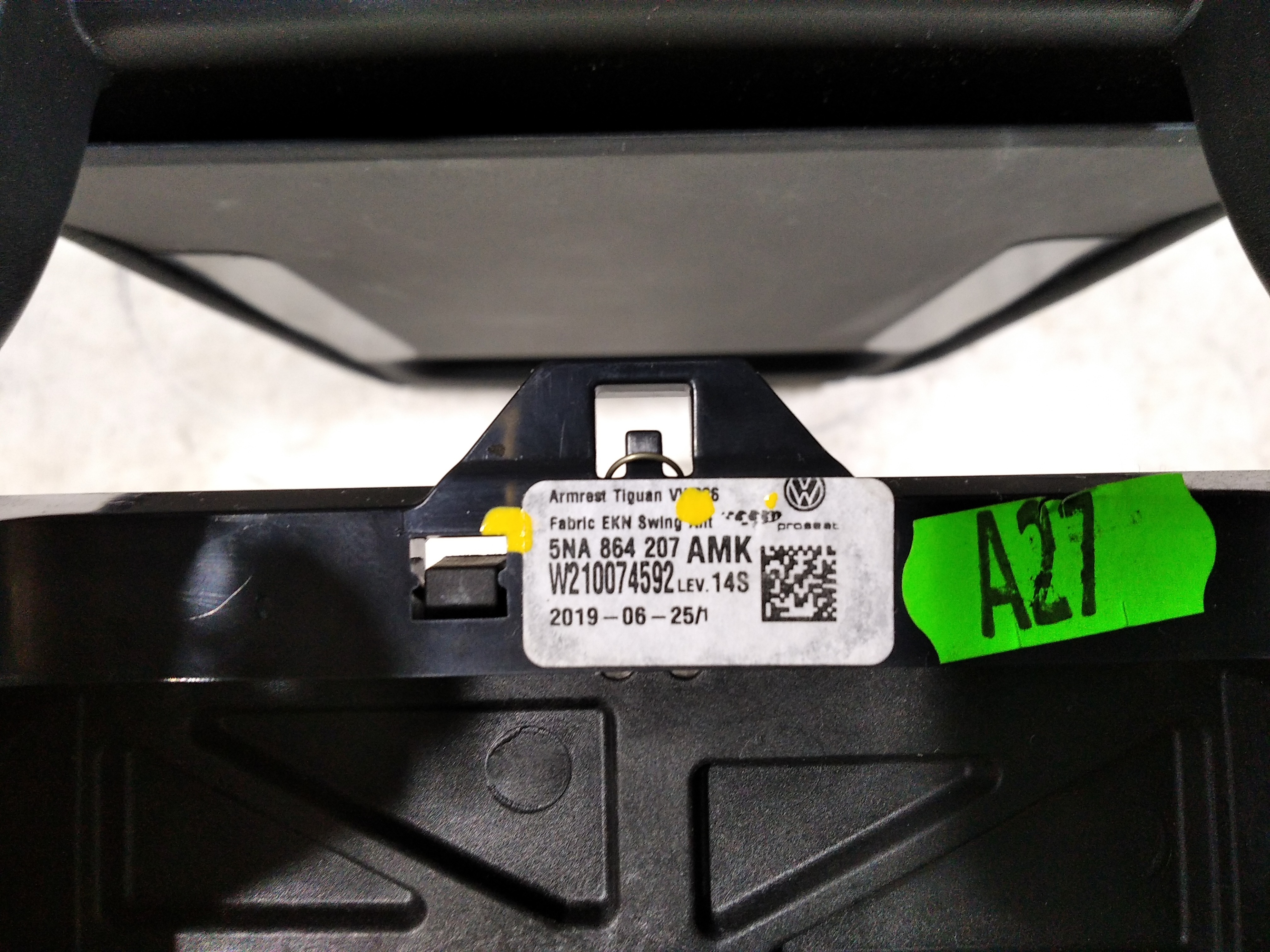 Apoio Braço Console Central Vw Tiguan 2019 A 2020 V419 7
