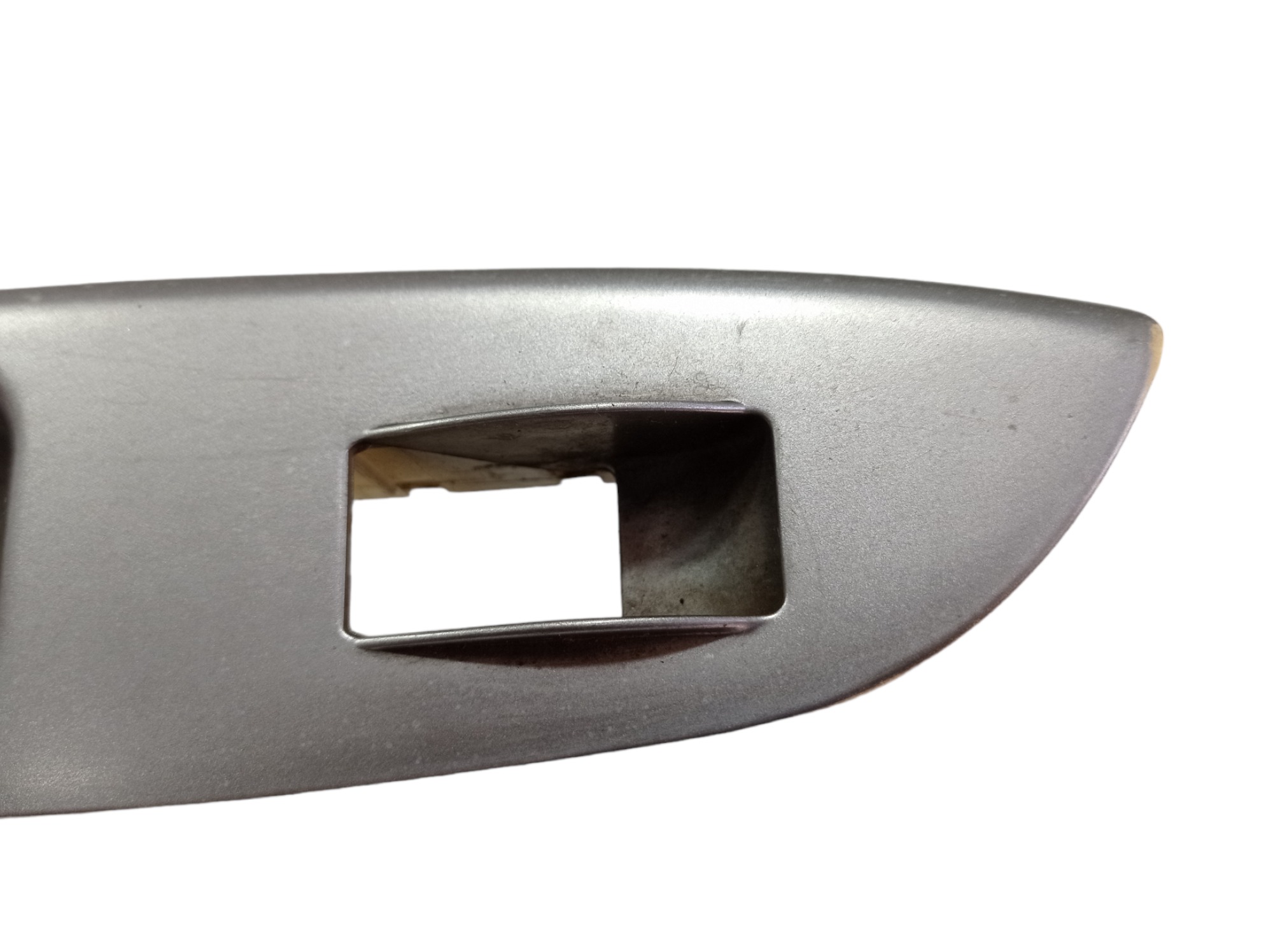 Moldura Botão Vidro Porta Traseira Direita Lifan 530 15 V567 5