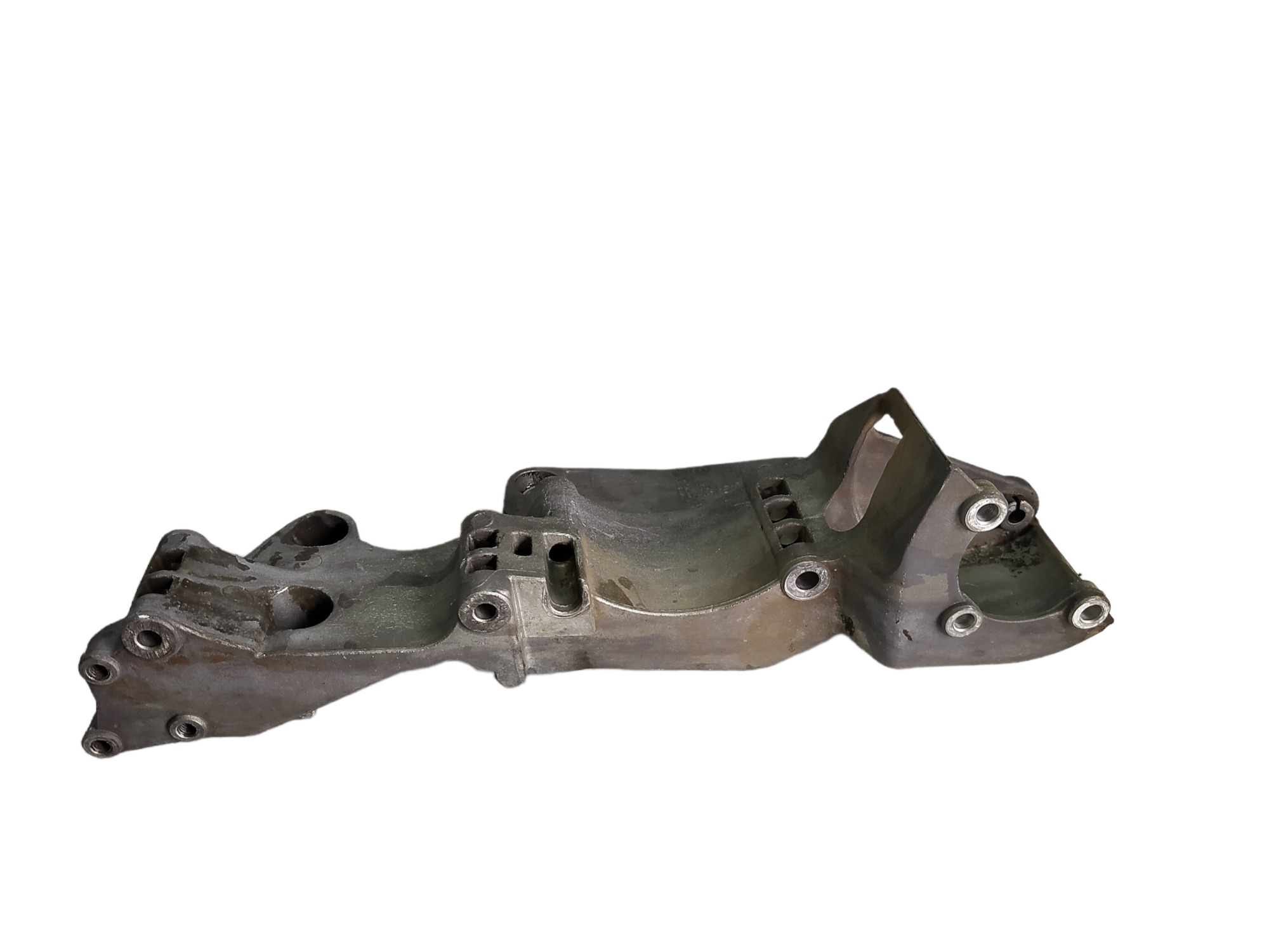 Suporte Compressor Alternador Vw Golf 2.0 2000 V478 2