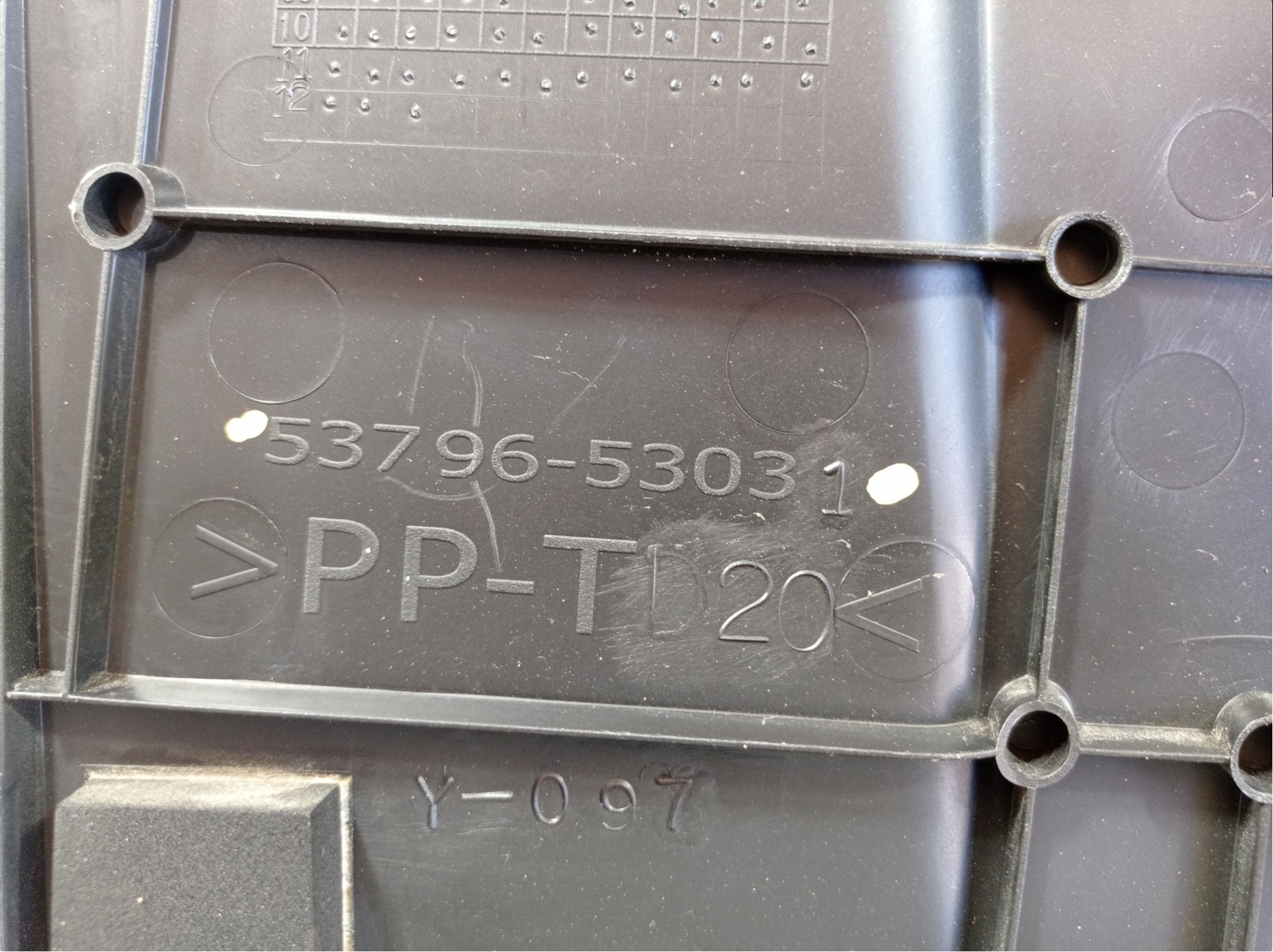 Defletor  Radiador Lexus Is300 2012 V545 9