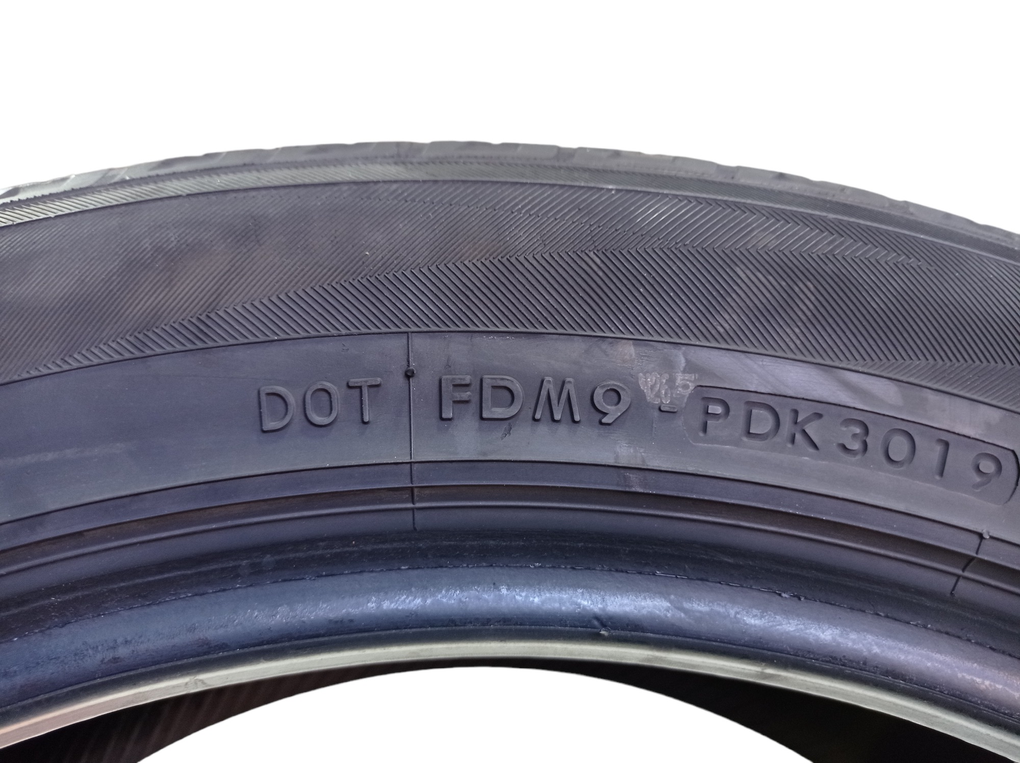 Pneu Aro 20 Yokohama Geolandar Suv 235/55 R20 102v 5