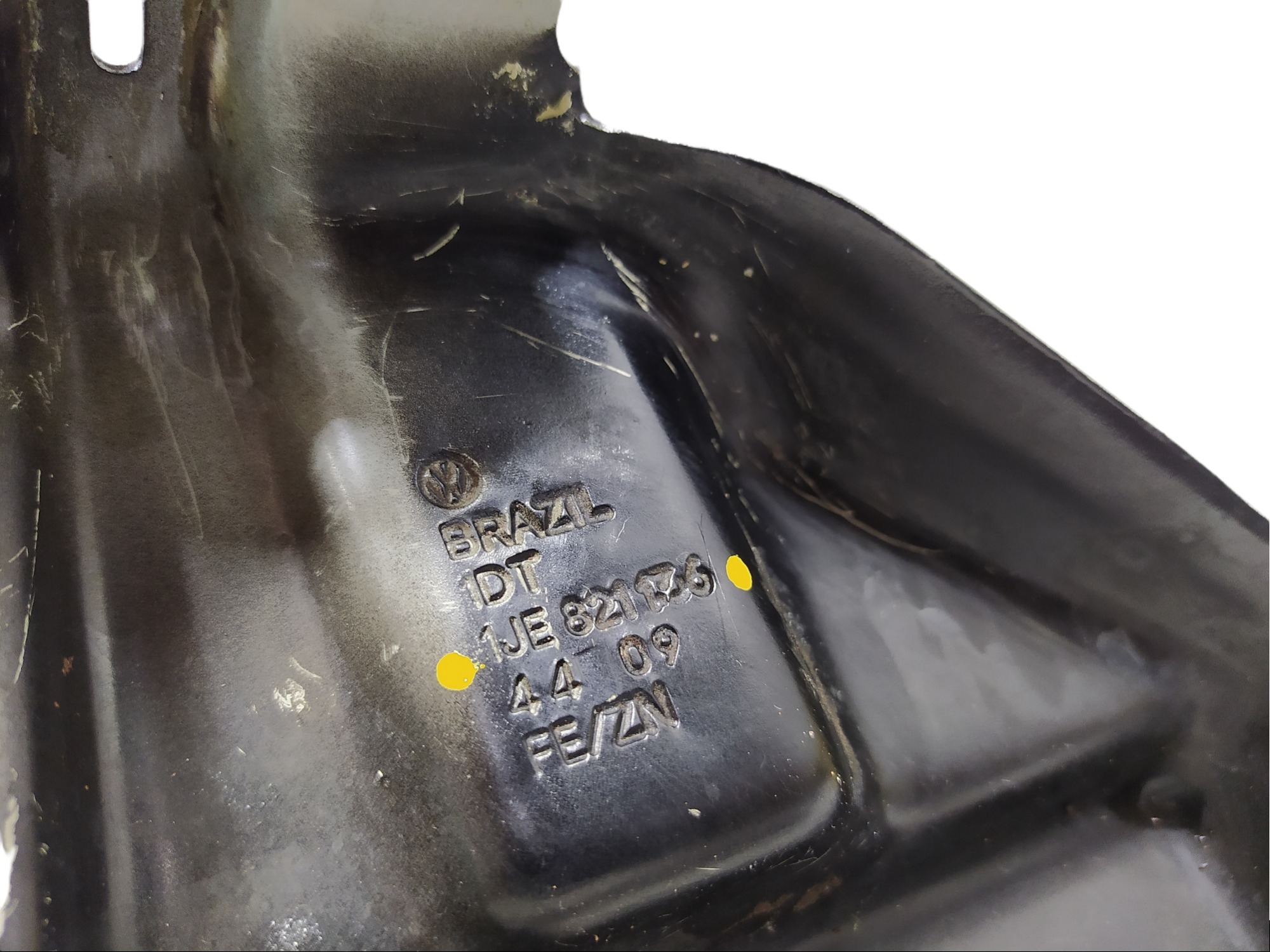 Suporte Paralama Direito Vw Golf 2.0 2001 1je821136 V454 8