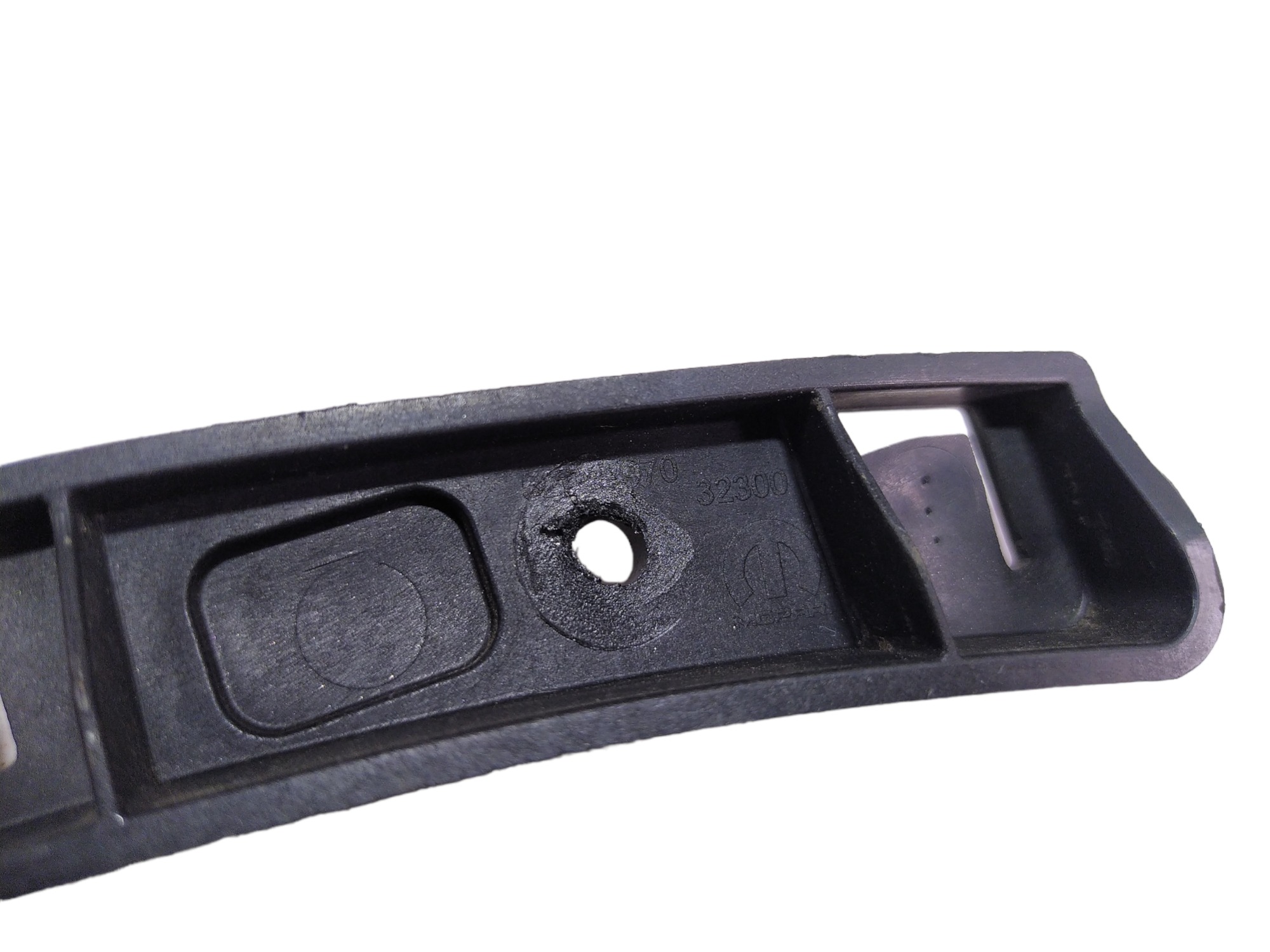 Suporte Parachoque Traseiro Direito Fiat Mobi 2017 V438 5