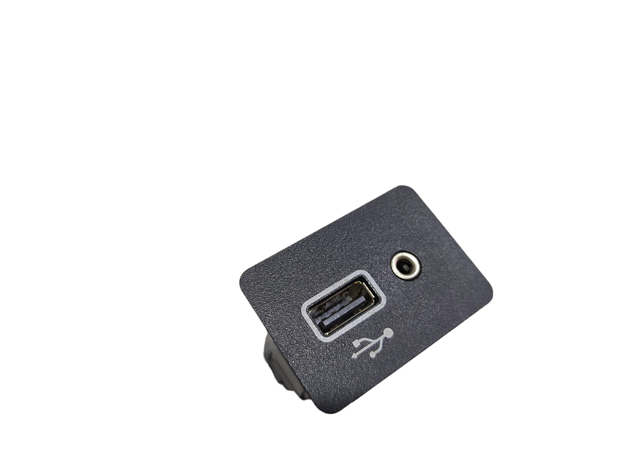 Tomada Usb Console Nissan Leaf Versa 2019 284h35fa0c V488 2