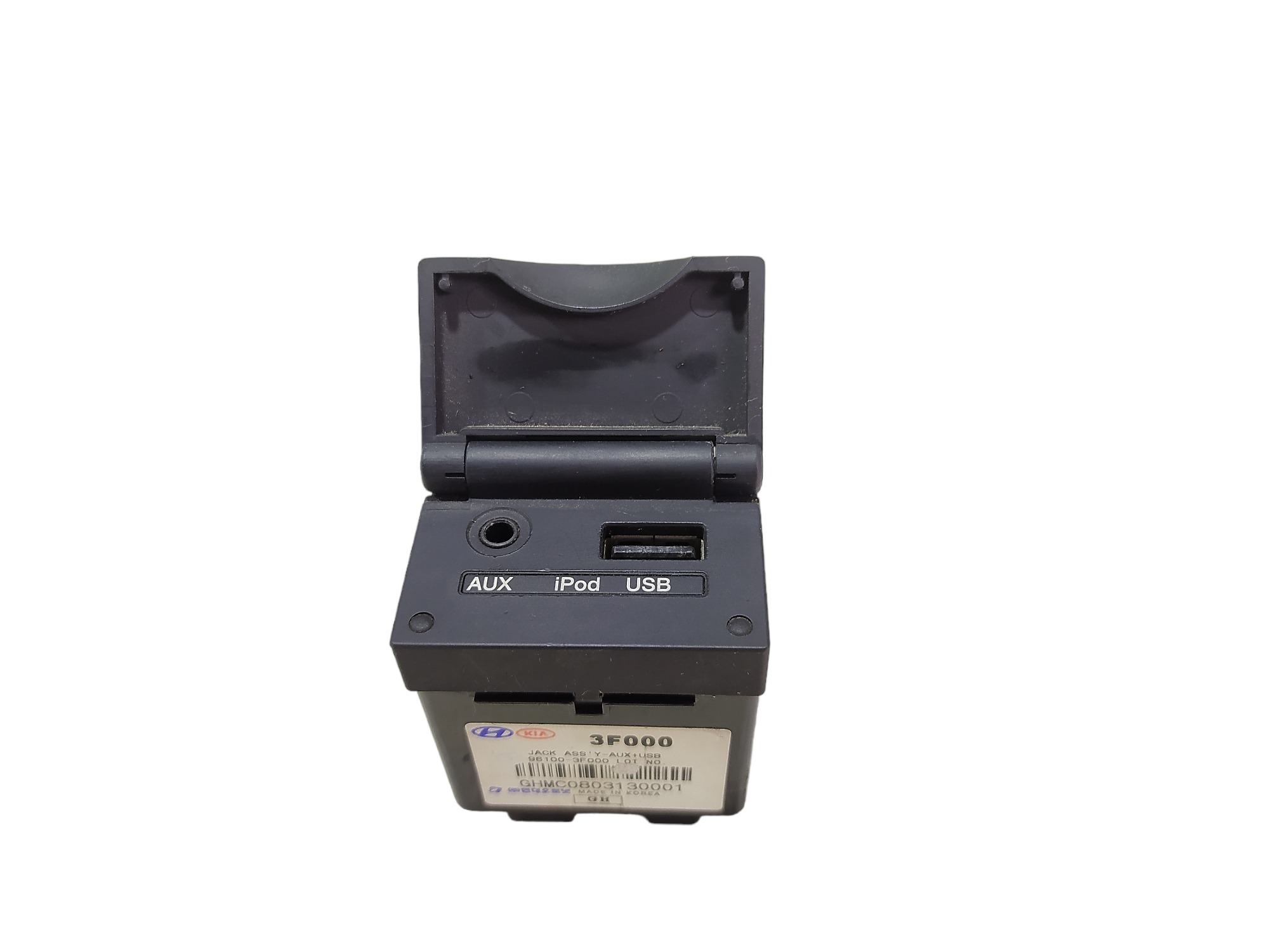 Entrada Usb iPod Kia Opirus 2008 V581 2