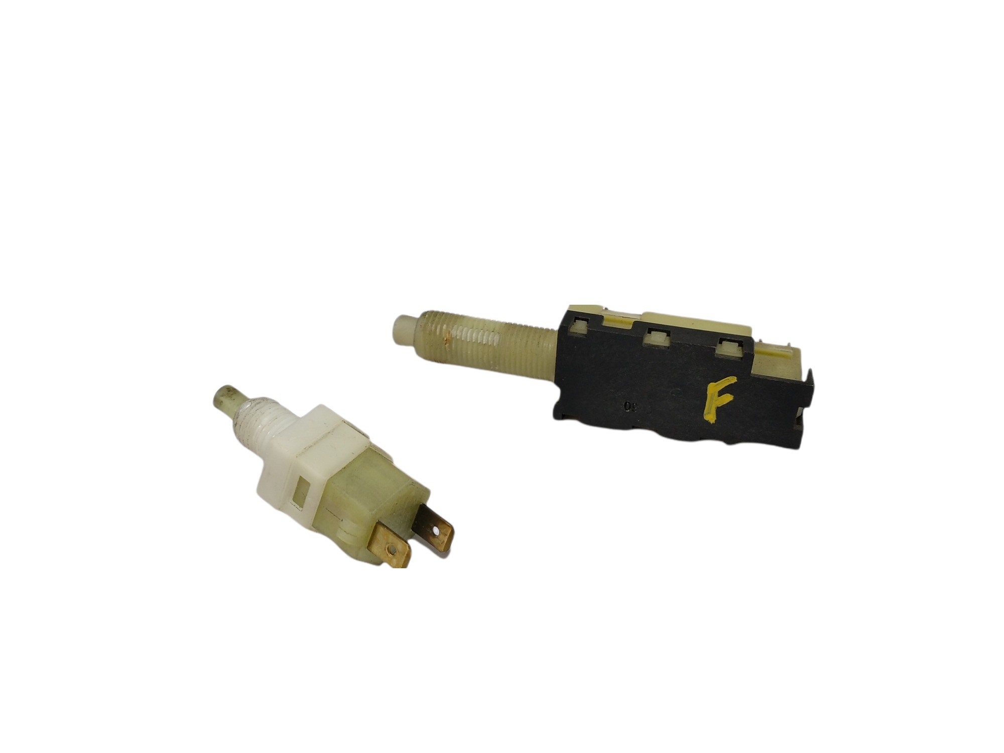 Interruptor Luz De Freio Gm Ômega Australiano 2000 V367 3