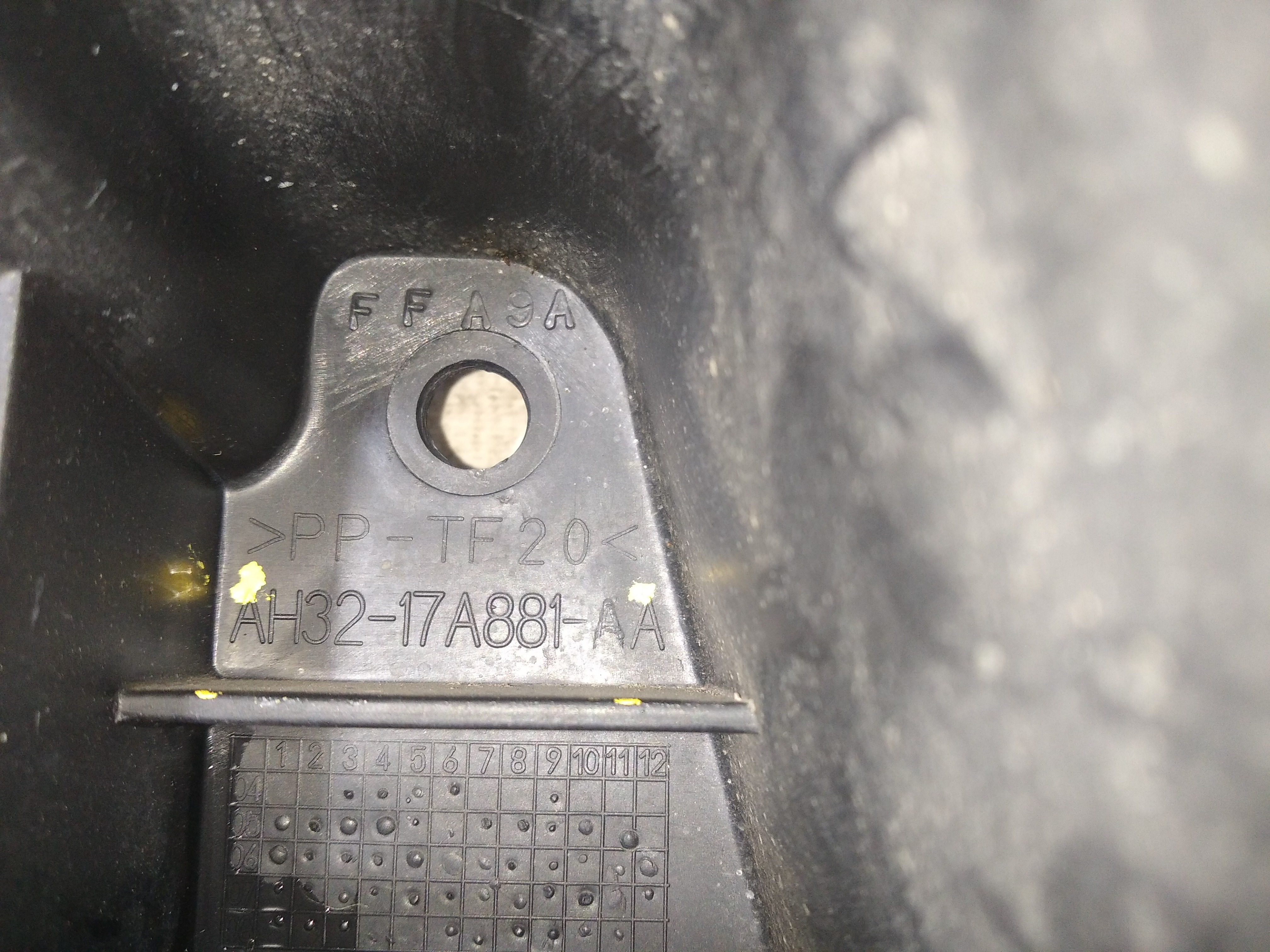 Guia Parachoque Traseiro Esquerdo Range Rover Sport V289 9
