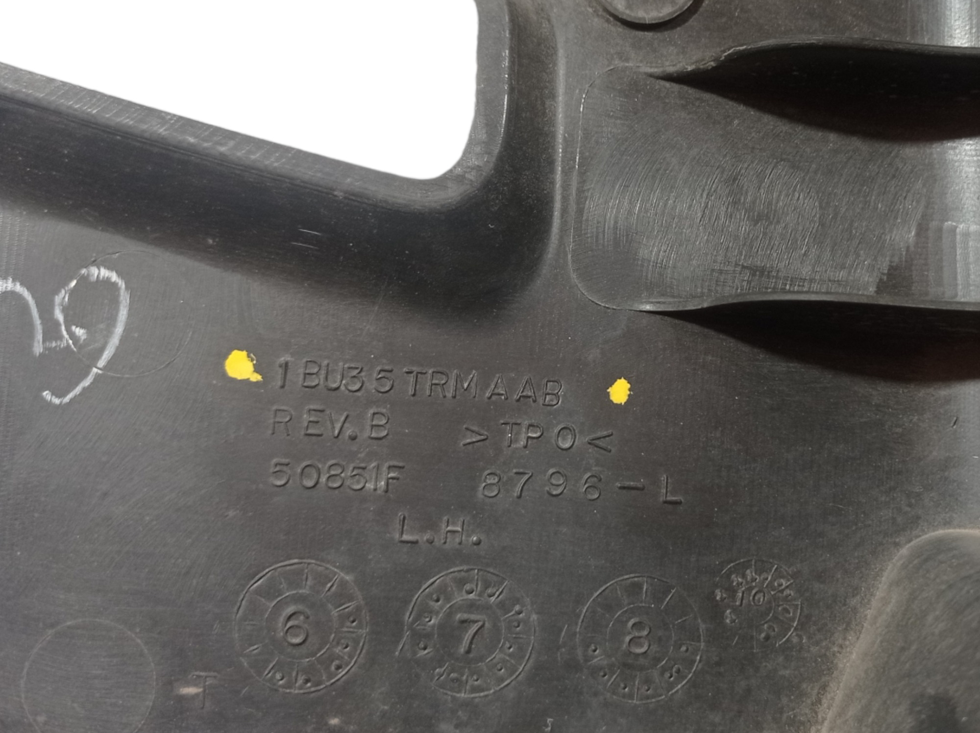 Acabamento Coluna Traseira Esquerda Jeep Cherokee 2012 V561 8