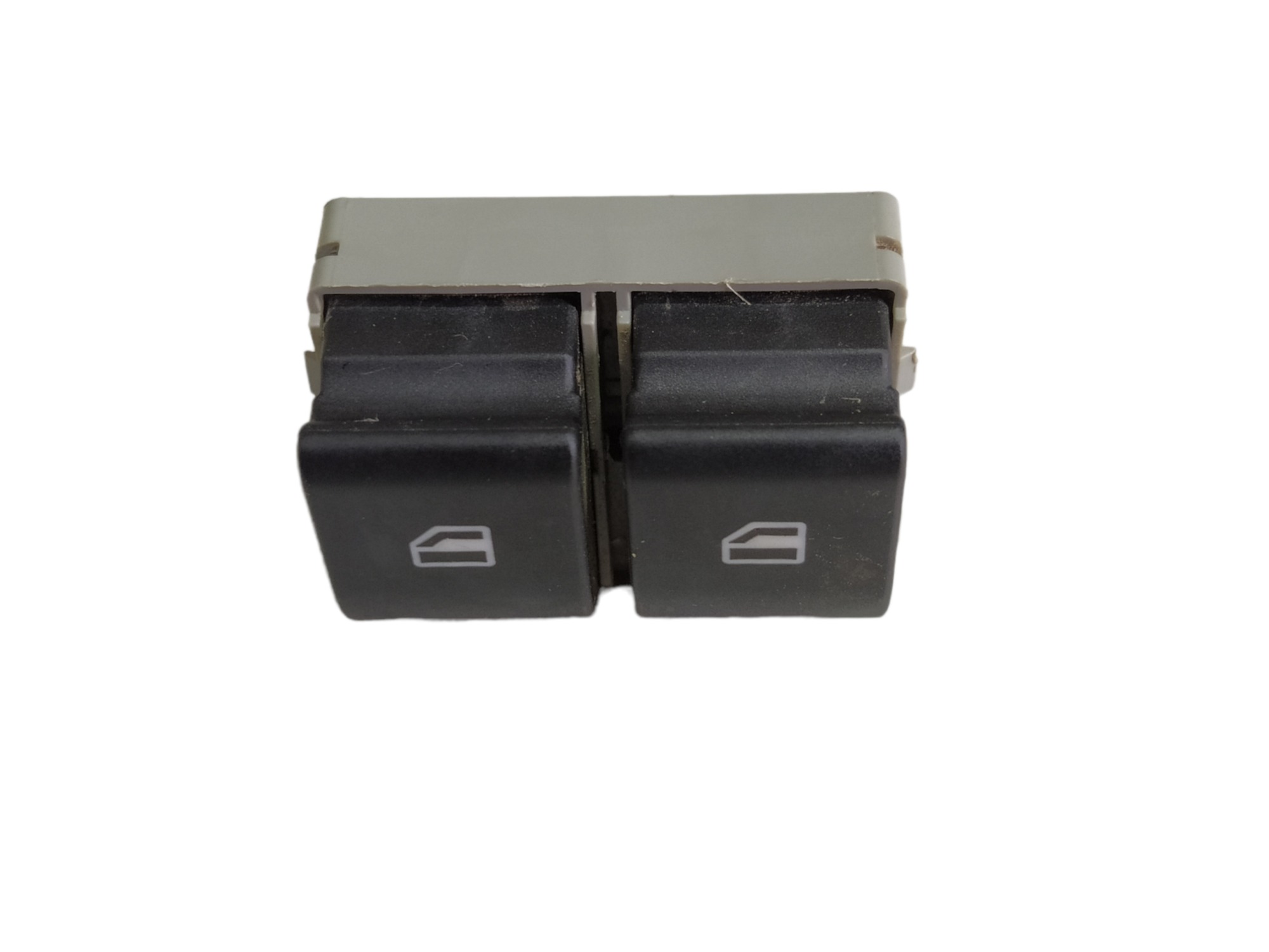 Comando Botao Vidro Esquerdo Vw Saveiro Cross 2020 V467 4