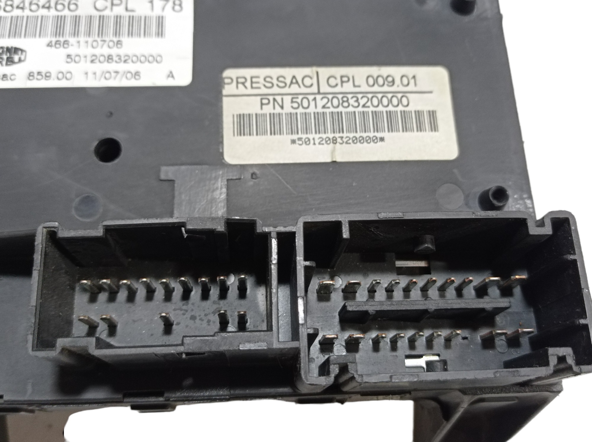 Caixa Fusível Fiat Doblo 1.8 2012 46846466 1
