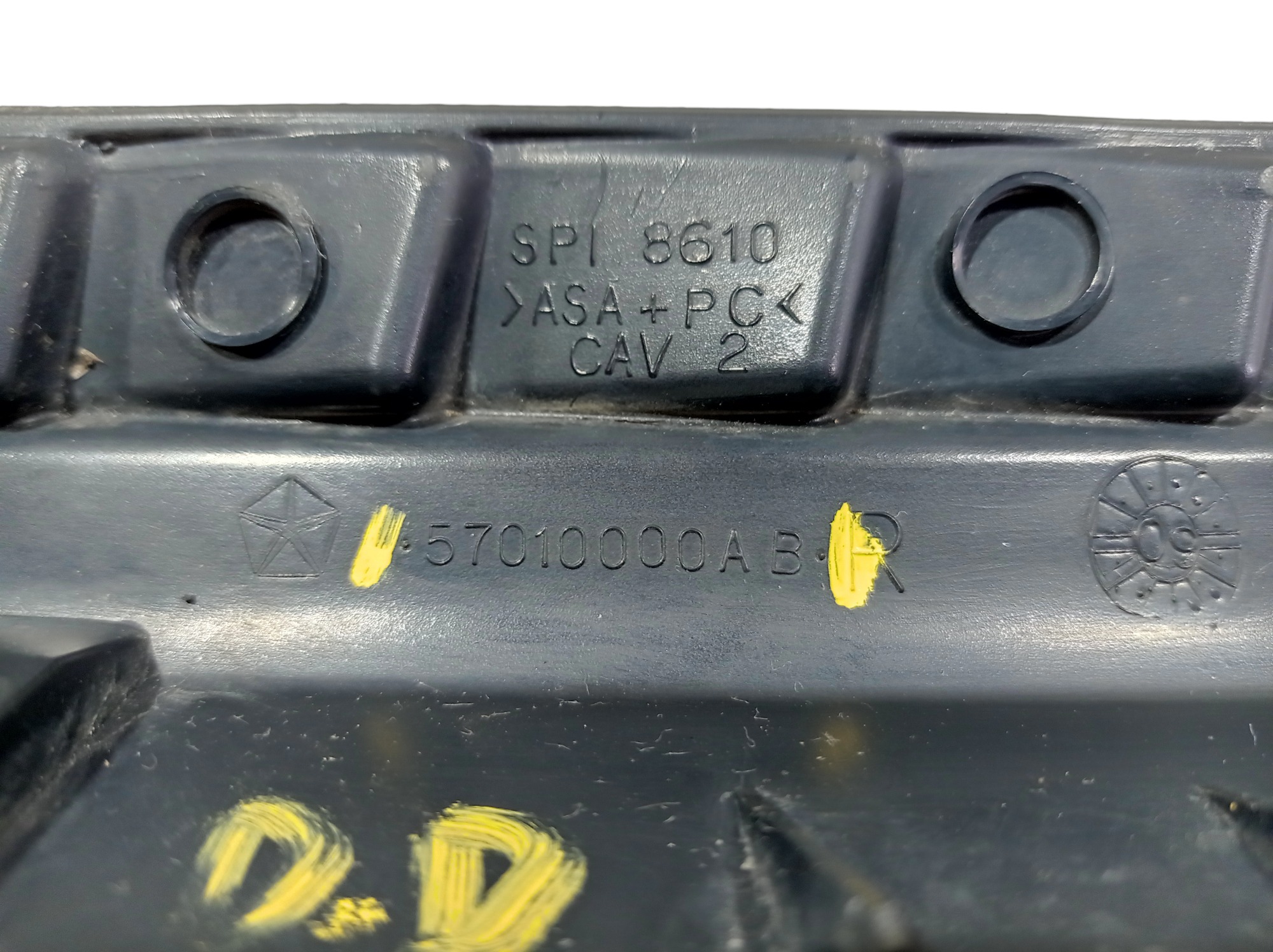 Acabamento Paralama Dianteiro Direito Jeep Cherokee 12 V561 9