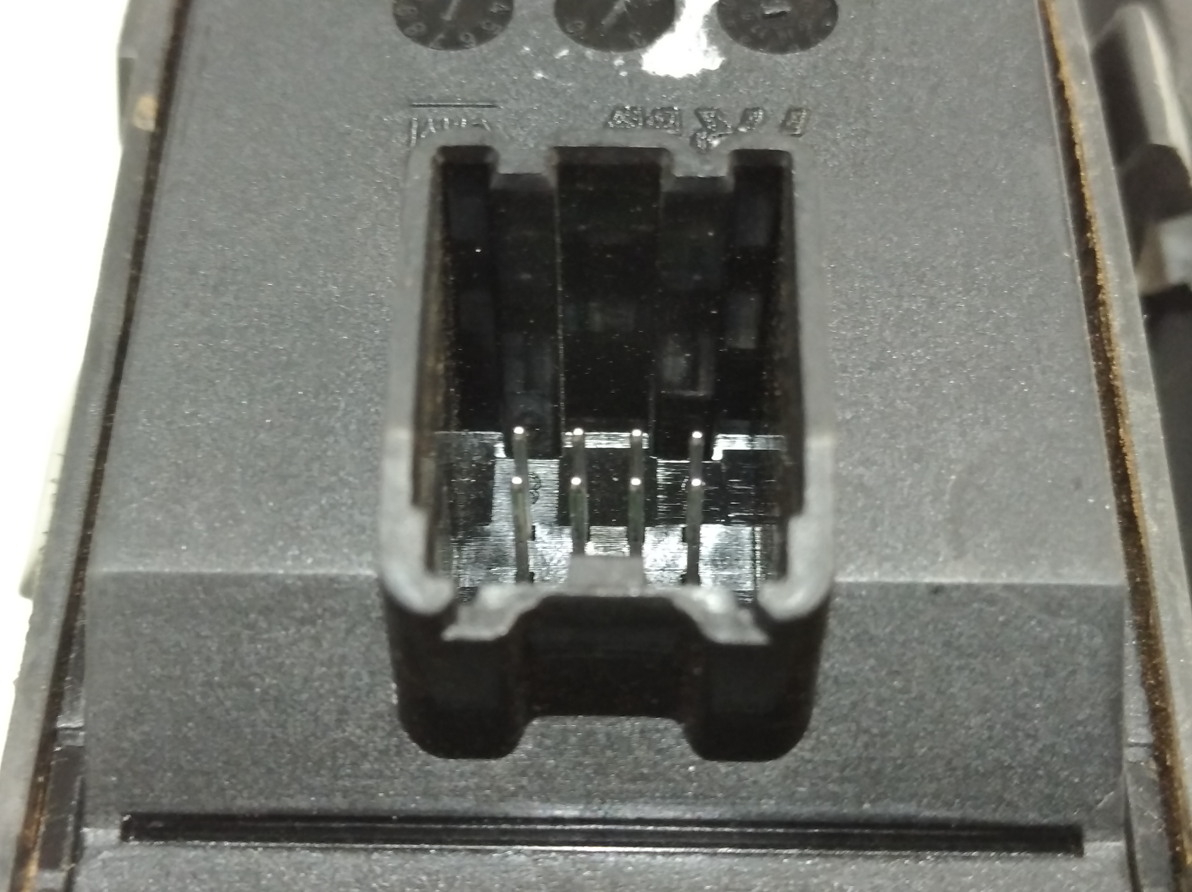 Botao Vidro Eletrico Dianteiro Esquerdo Gm Onix 2014 V248 9