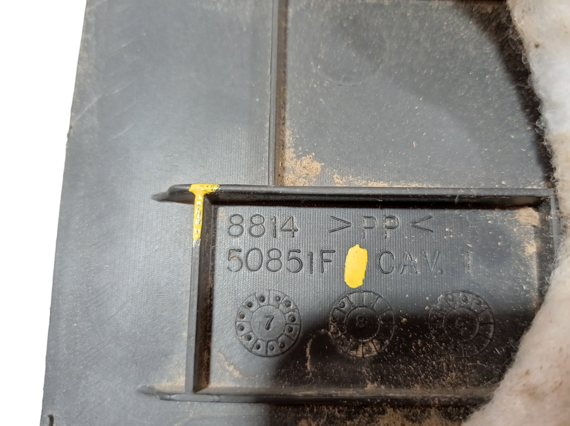 Acabamento Traseiro Esquerdo Bagagito Jeep Cherokee 12 V561 4