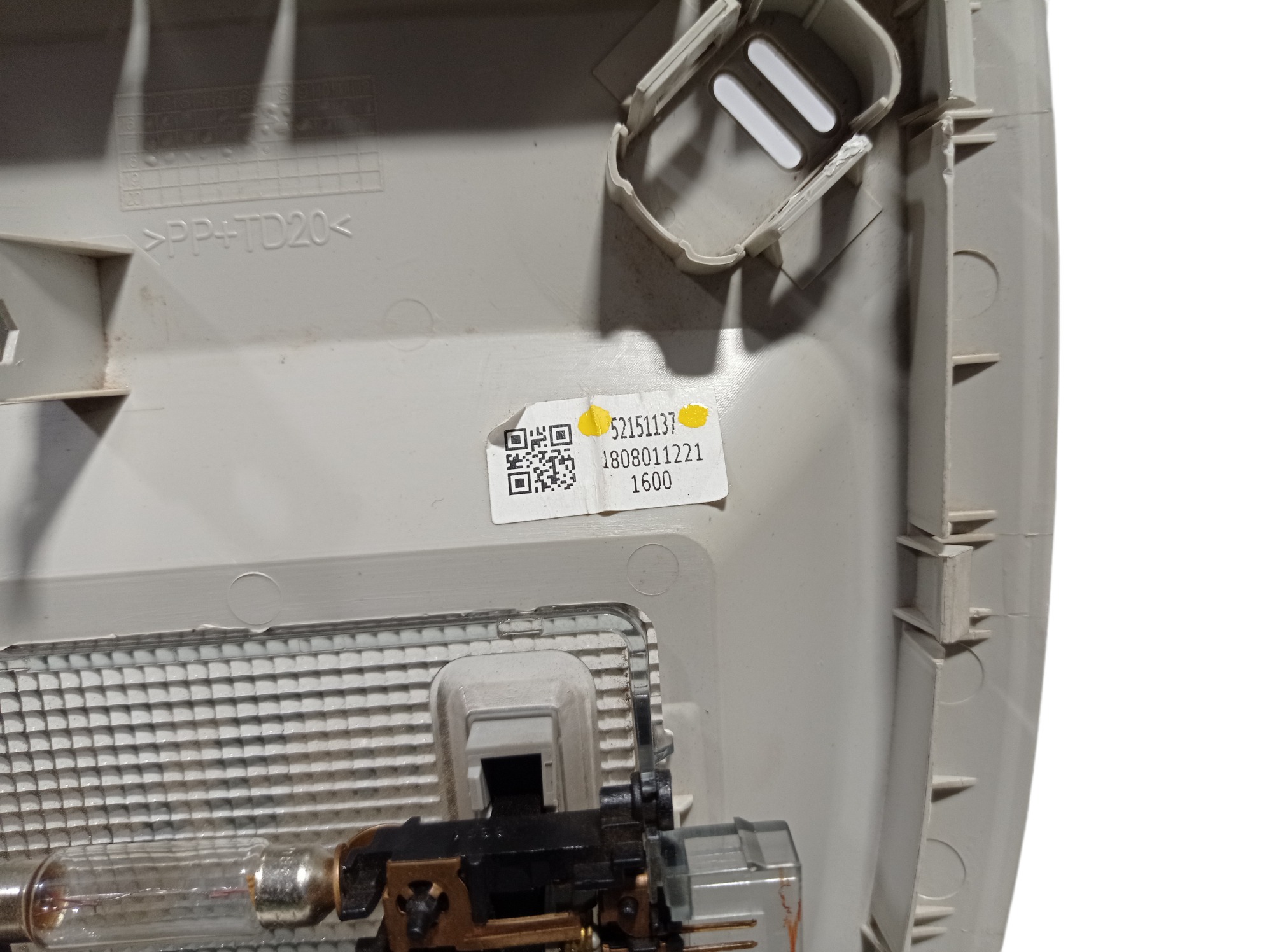 Luz Teto Cortesia Dianteira Gm Onix Prisma Spin 2018 V324 5
