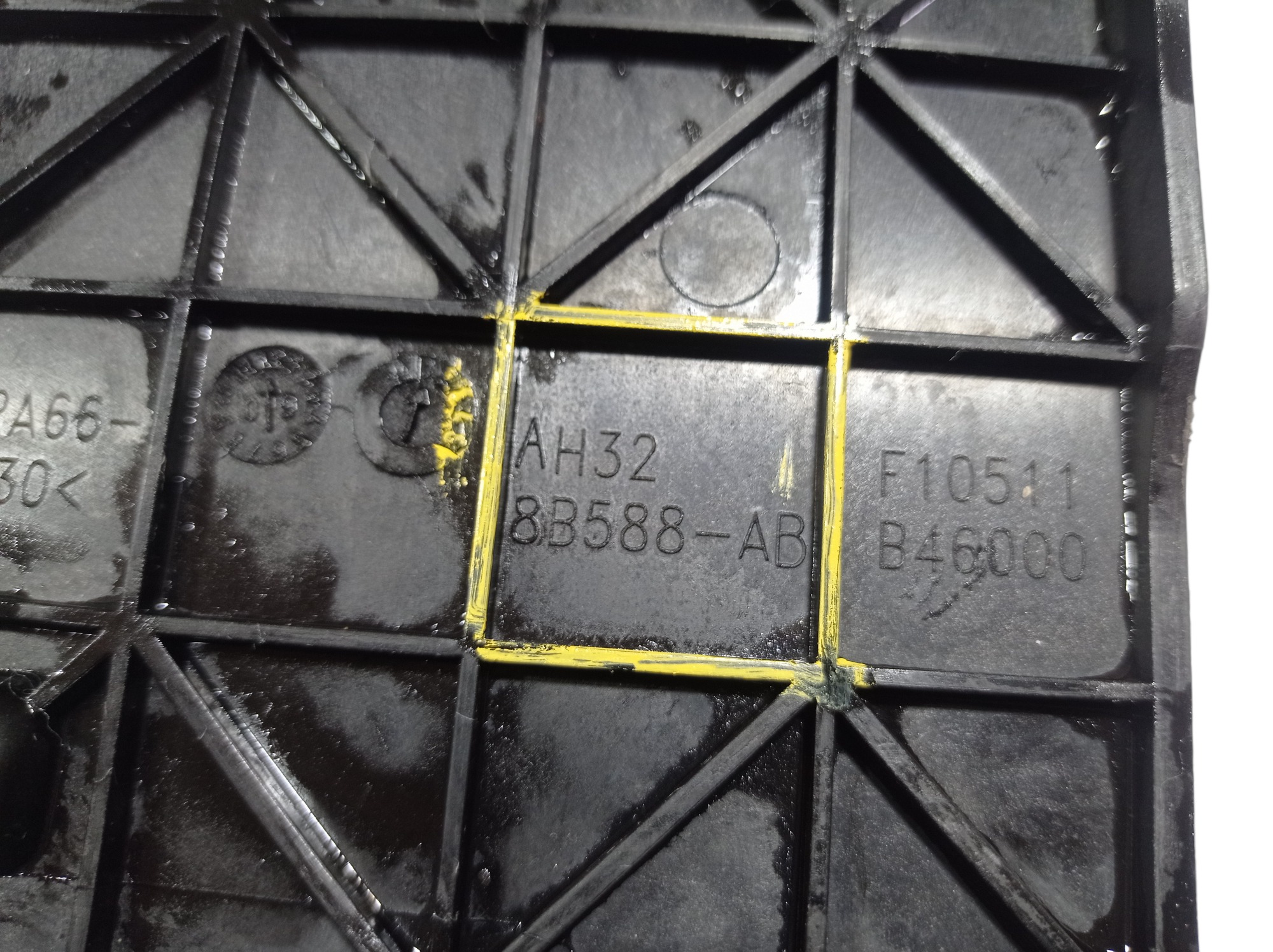 Suporte Direito Radiador Land Rover Discovery 4 2011 V582 8