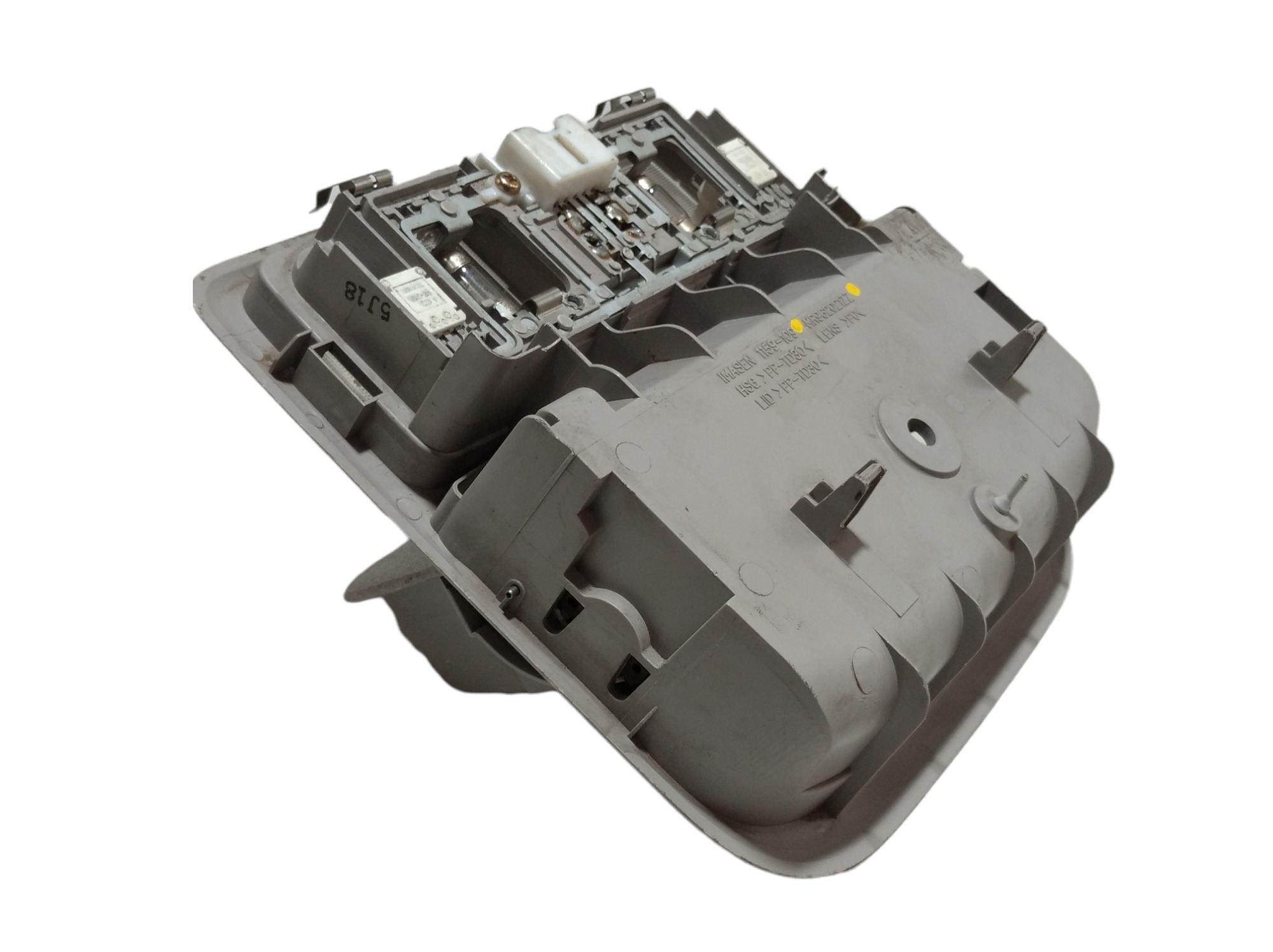 Luz Cortesia Mitsubishi Grandis 2005 Mr962021zz V28 6