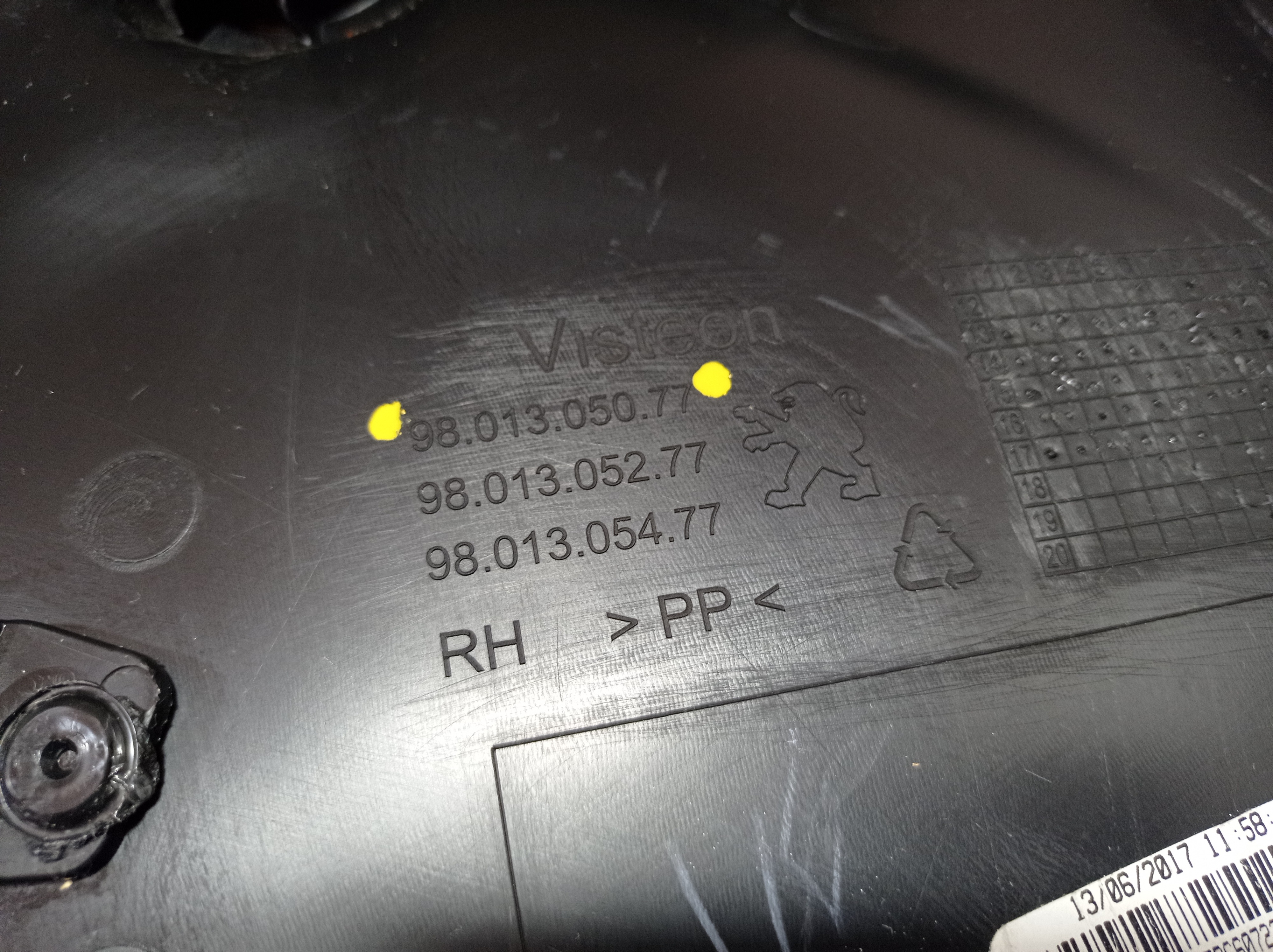 Forro Porta Traseira Direita Peugeot 2008 2017 9801305077  Preto 7
