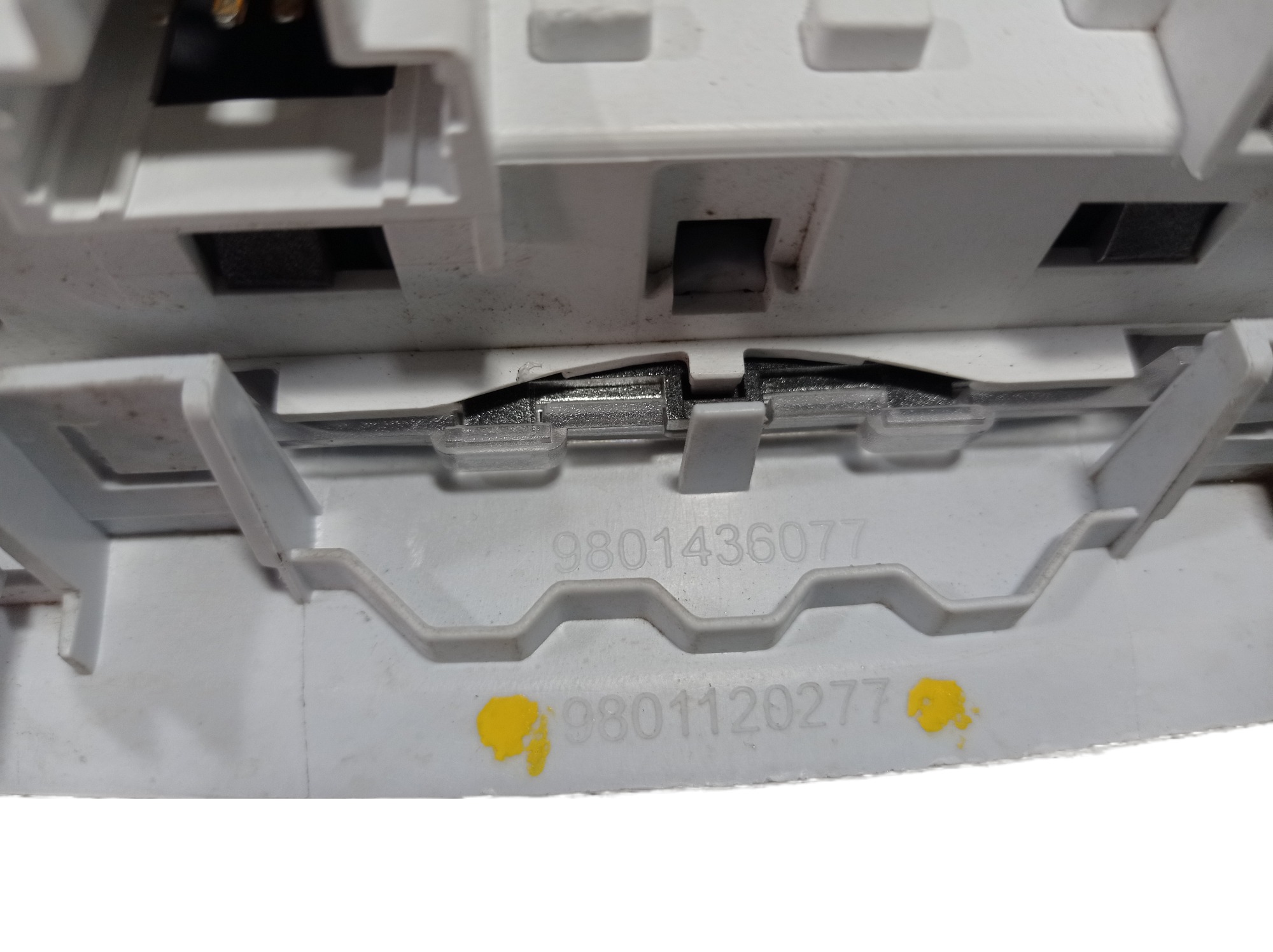 Luz Cortesia Dianteira Peugeot 2008 2017 9801120277 V437 8