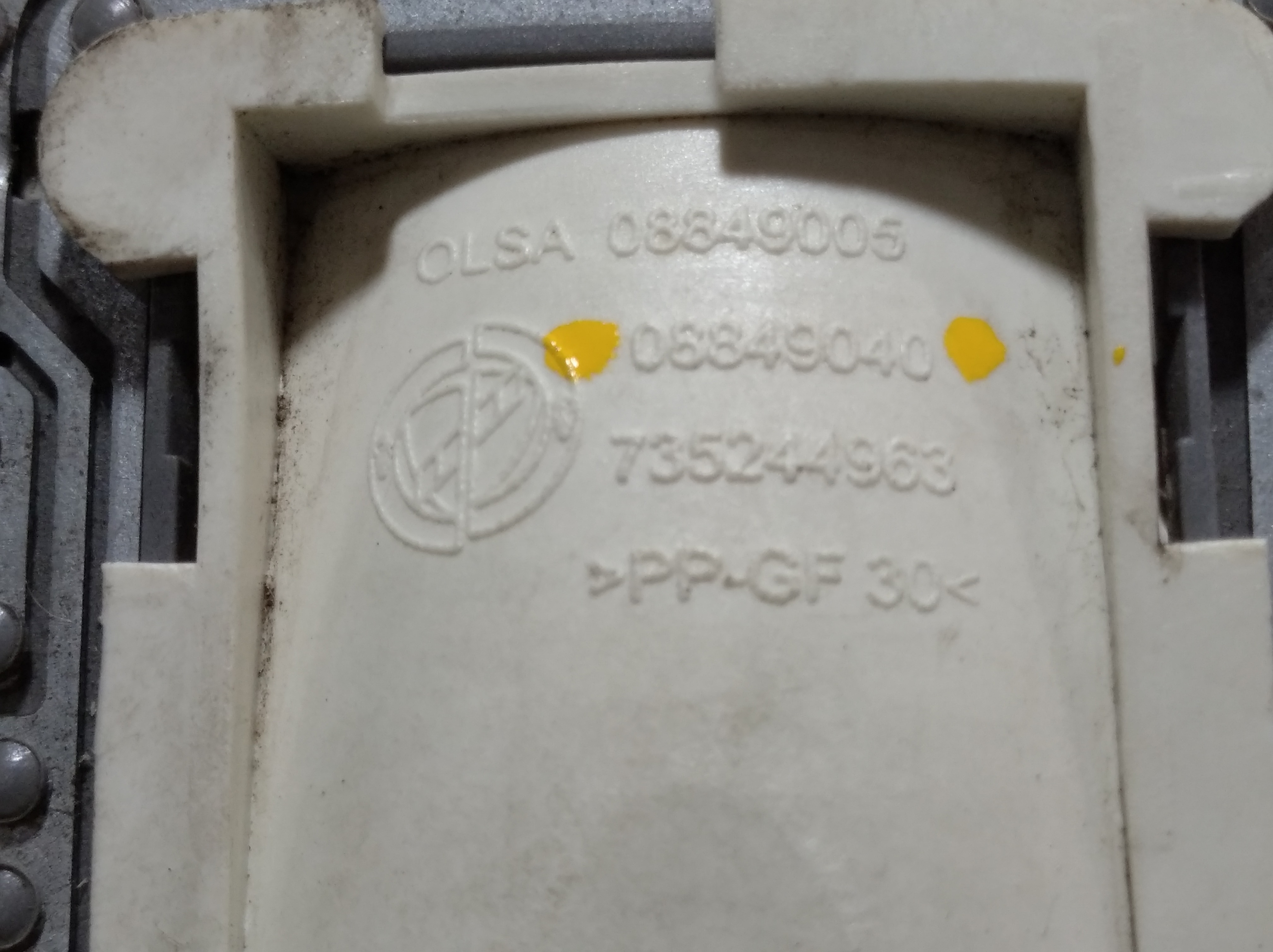 Luz Cortesia Fiat Punto Linea Idea Siena 2008 08849040 V112 8