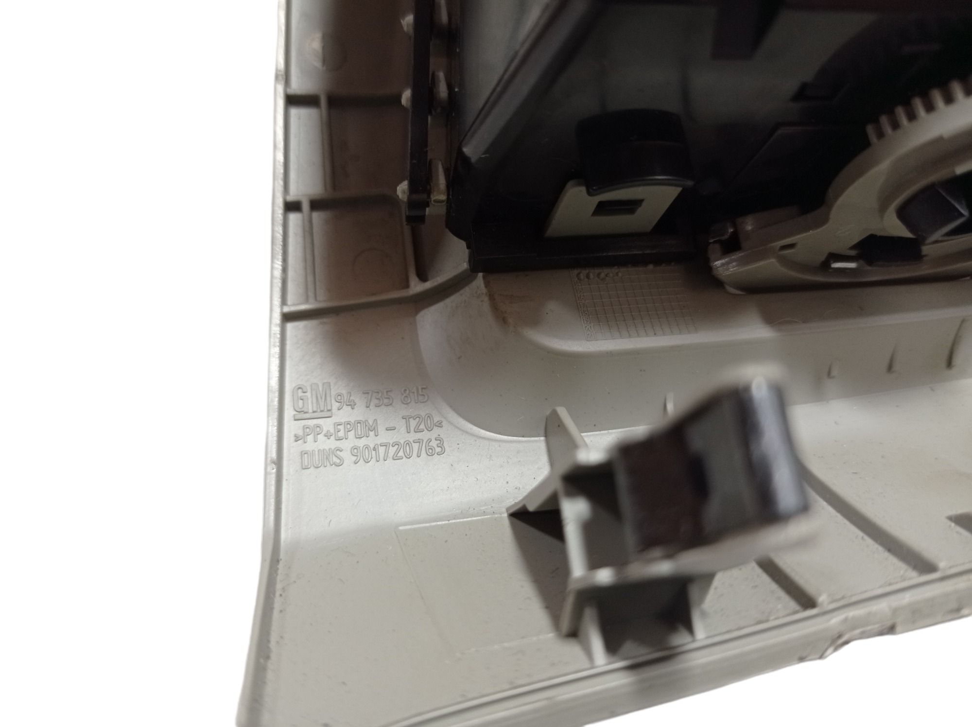 Difusor Ar Esquerdo Gm Spin 2013 A 2016 52048102 V318 9