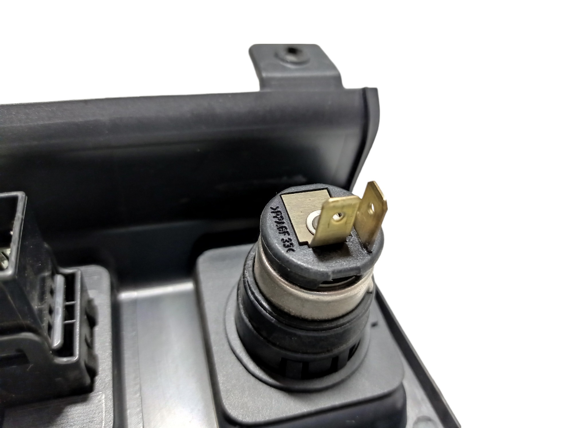 Moldura Tomada 12v Entrada Usb Honda Hrv 2016 A 2021 V322 Preto 4